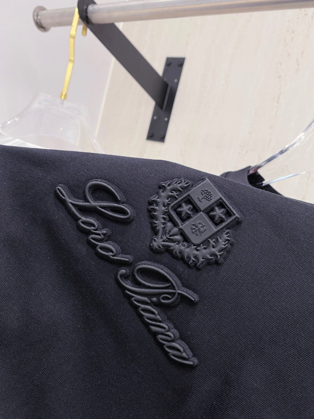 Loro Piana诺悠翩雅 25SS春夏新款首发专柜最新款短袖圆领T恤 高端订制 设计前卫时尚！品牌l