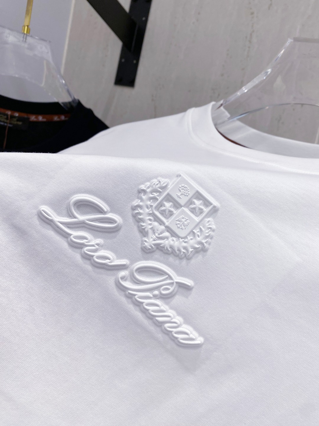 Loro Piana诺悠翩雅 25SS春夏新款首发专柜最新款短袖圆领T恤 高端订制 设计前卫时尚！品牌l