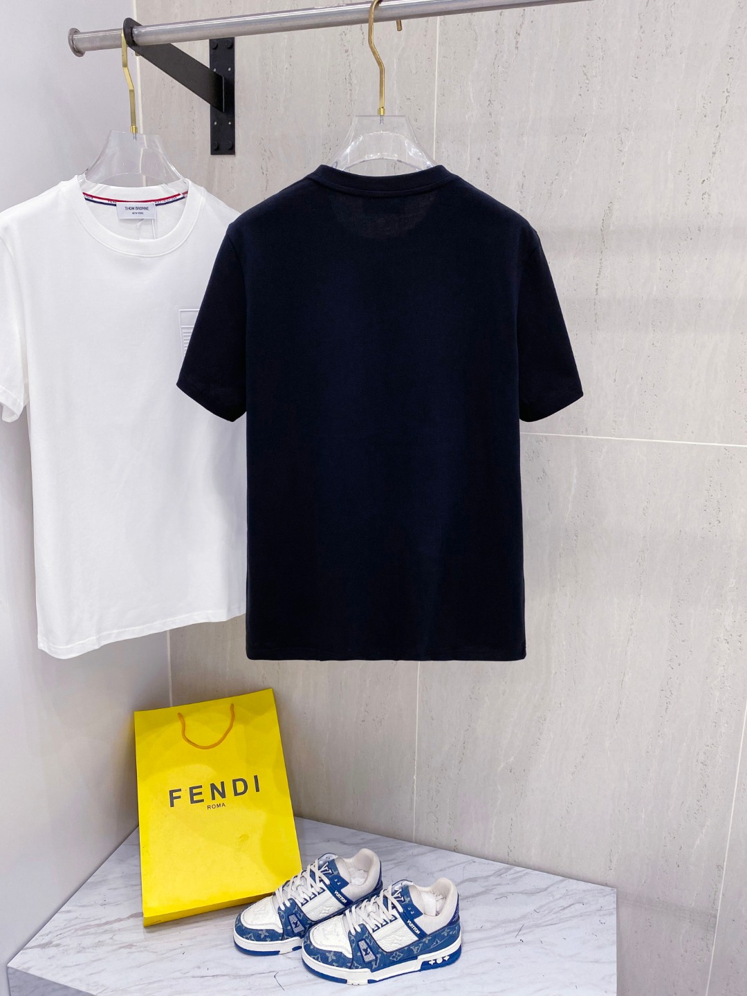 THOM BROWNE 25SS春夏新款首发专柜最新款短袖圆领T恤 高端订制 设计前卫时尚！品牌logo