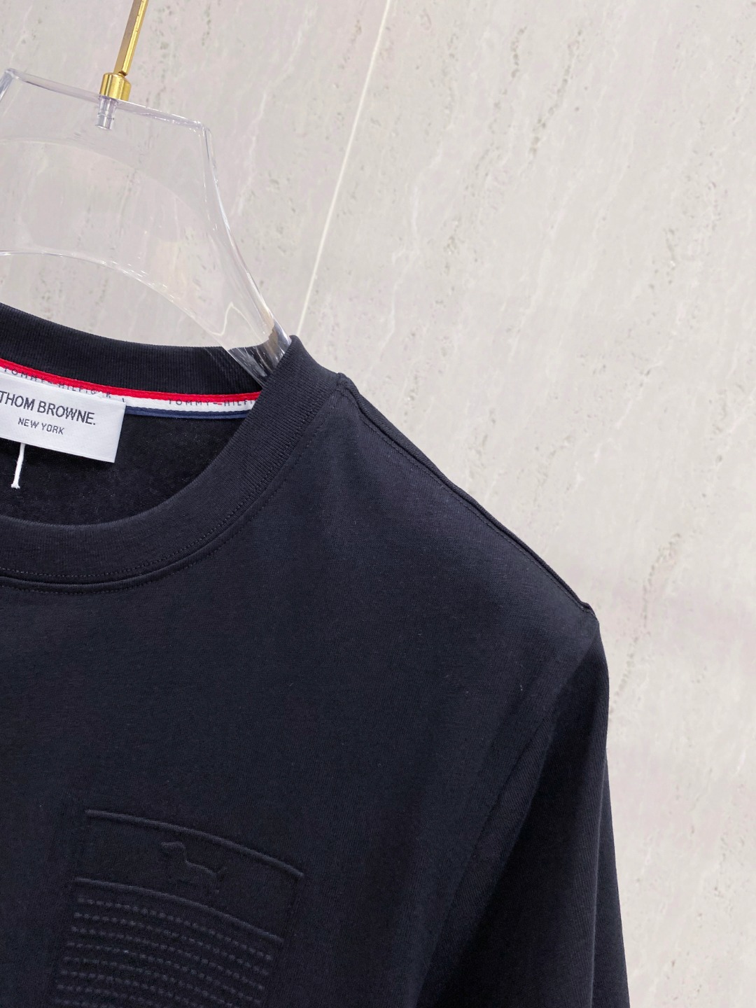 THOM BROWNE 25SS春夏新款首发专柜最新款短袖圆领T恤 高端订制 设计前卫时尚！品牌logo