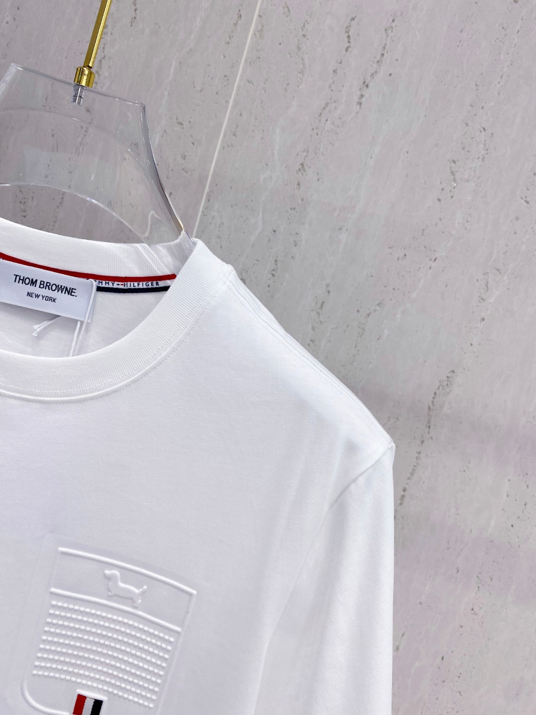 THOM BROWNE 25SS春夏新款首发专柜最新款短袖圆领T恤 高端订制 设计前卫时尚！品牌logo