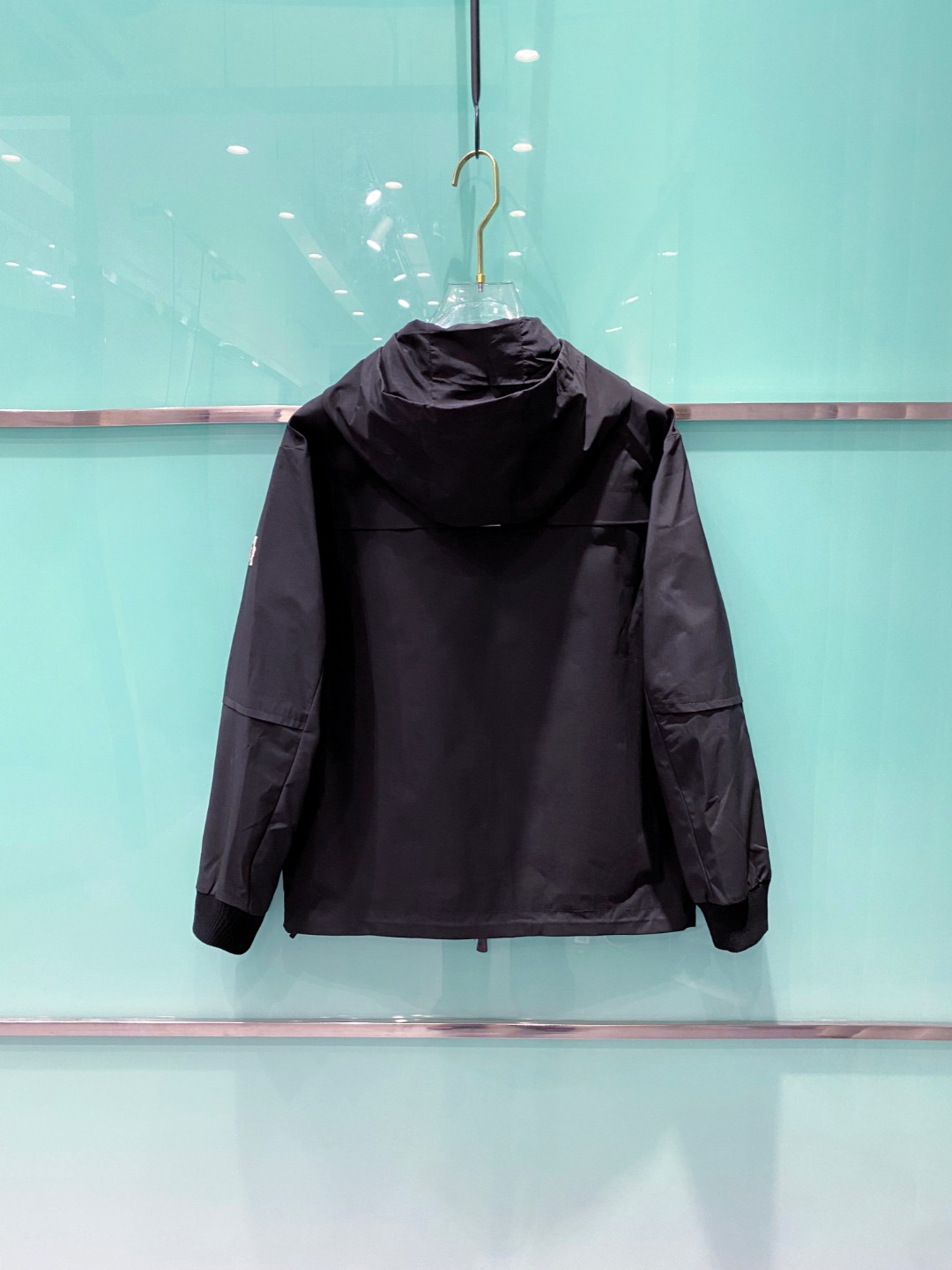 Moncler 蒙口 2026ss春季新款 官网同款男士夹克外套，原单三标齐全高端版本 定制面料 透气舒