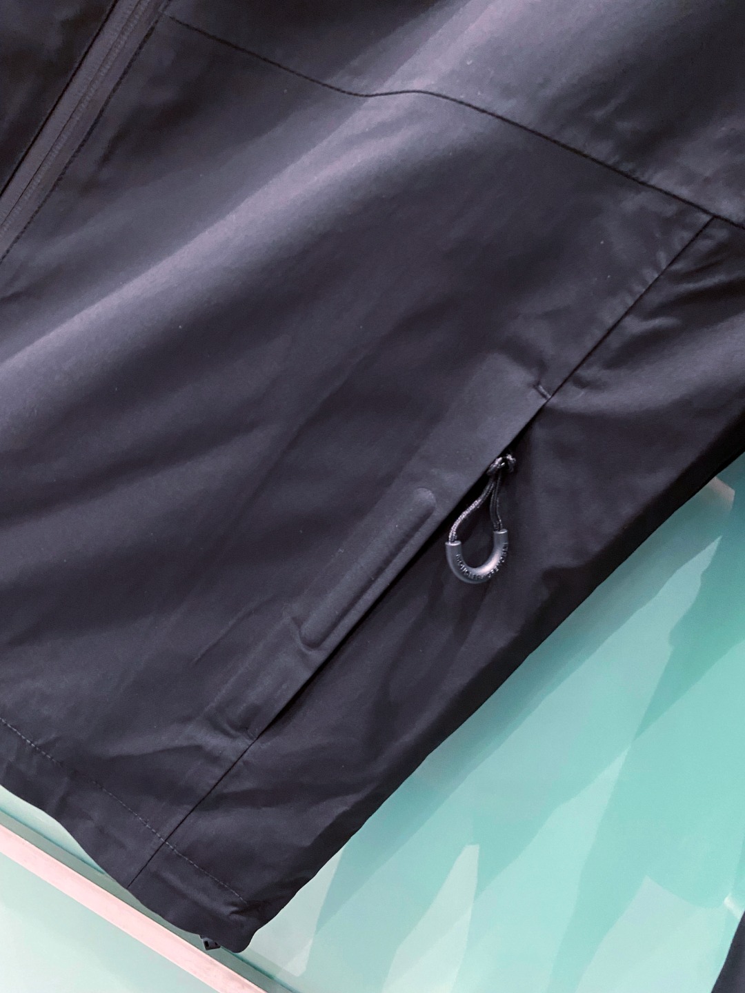 Moncler 蒙口 2026ss春季新款 官网同款男士夹克外套，原单三标齐全高端版本 定制面料 透气舒