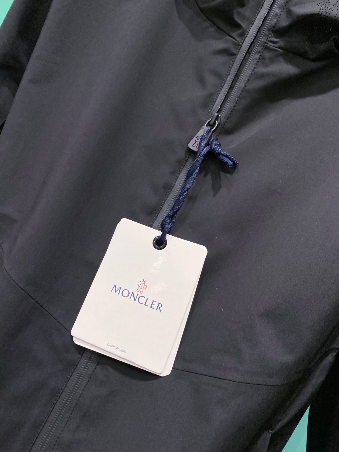 Moncler 蒙口 2026ss春季新款 官网同款男士夹克外套，原单三标齐全高端版本 定制面料 透气舒