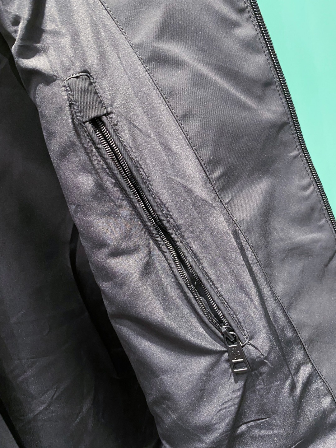 Moncler 蒙口 2026ss春季新款 官网同款男士夹克外套，原单三标齐全高端版本 定制面料 透气舒