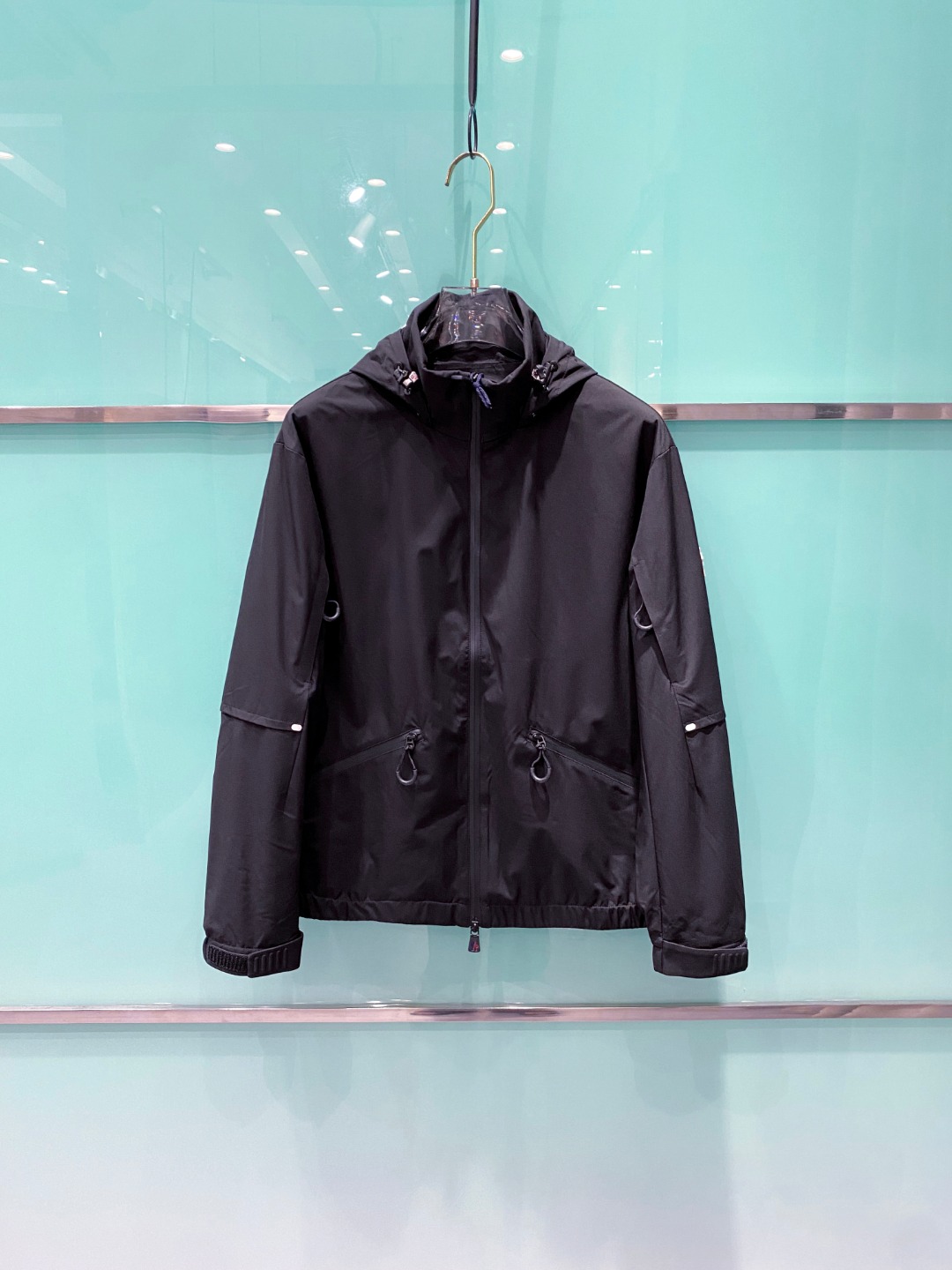 NO:521476,The new autumn style of the 25ss masked autumn, the same style of men's jacket on the official website, full-print jacquard logo, original single three-standard full high-end version, customized fabric, breathable and comfortable, impeccable details, brand element design concept, reflecting high quality. The feel is delicate and soft, presents casual cut, and the upper body style is excellent. Hei strongly recommends the code number M-3XL,, Moncler, jackets & coats, jackets & coats, alexander wang19860909蒙口25ss秋季新款 官网同款男士夹克外套,满印提花logo 原单三标齐全高端版本 定制面料 透气舒适度高,细节无可挑剔,品牌元素设计理念,体现高品质.手感细腻柔软 呈现休闲裁剪,上身版型超赞 hei强烈推荐 码数M-3XL,,Moncler,jackets & coats,jackets & coats,alexander wang,Men's clothing