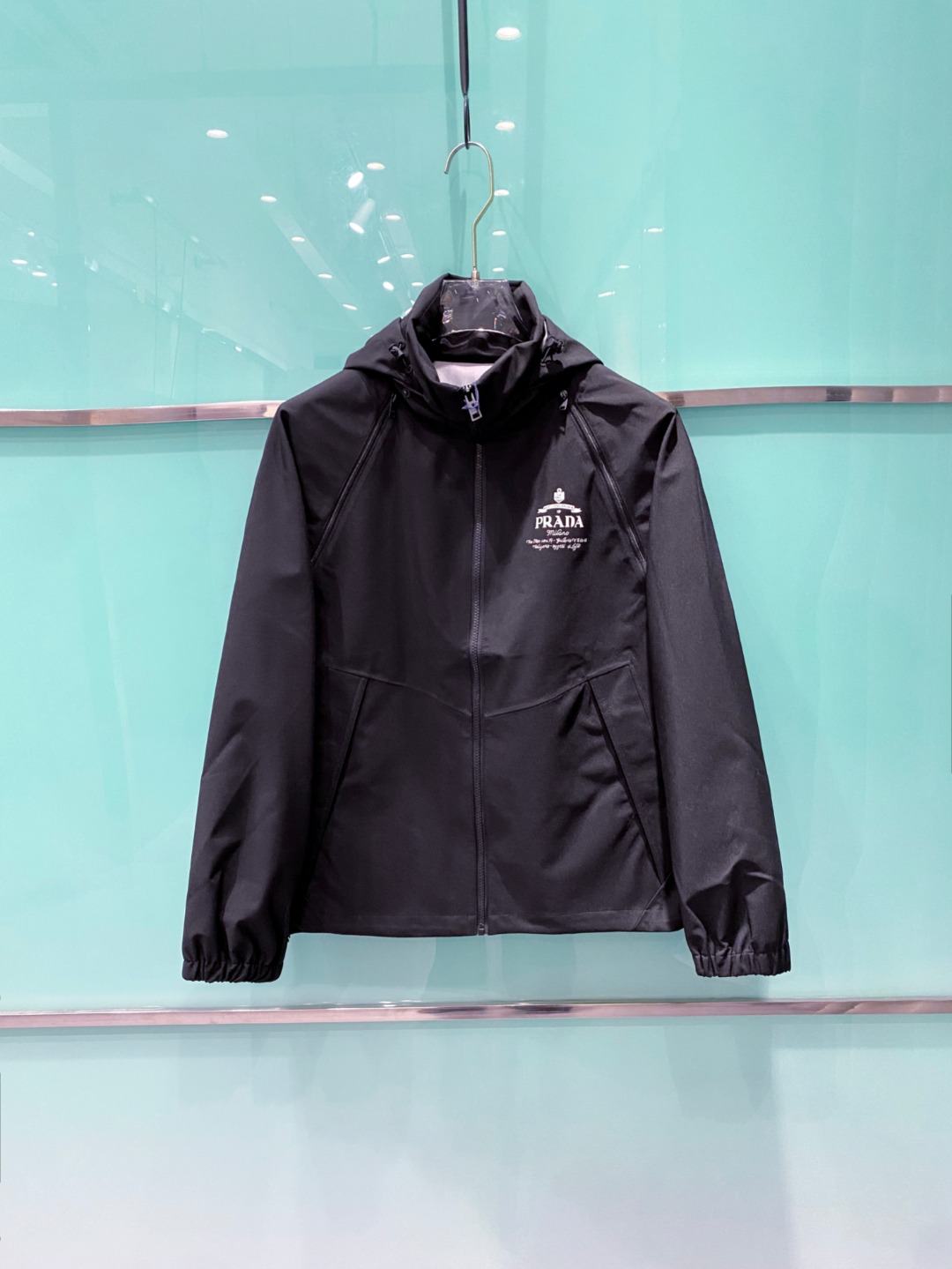 NO:521473,Prada 2025FW early autumn new logo jacket, versatile and hot style full of details, 48-56, prada, jackets & coats, alexander wang19860909普拉达 2025FW早秋新款标识冲锋衣外套 百搭爆款细节拉满 码数48-56,,prada,jackets & coats,alexander wang,Men's clothing