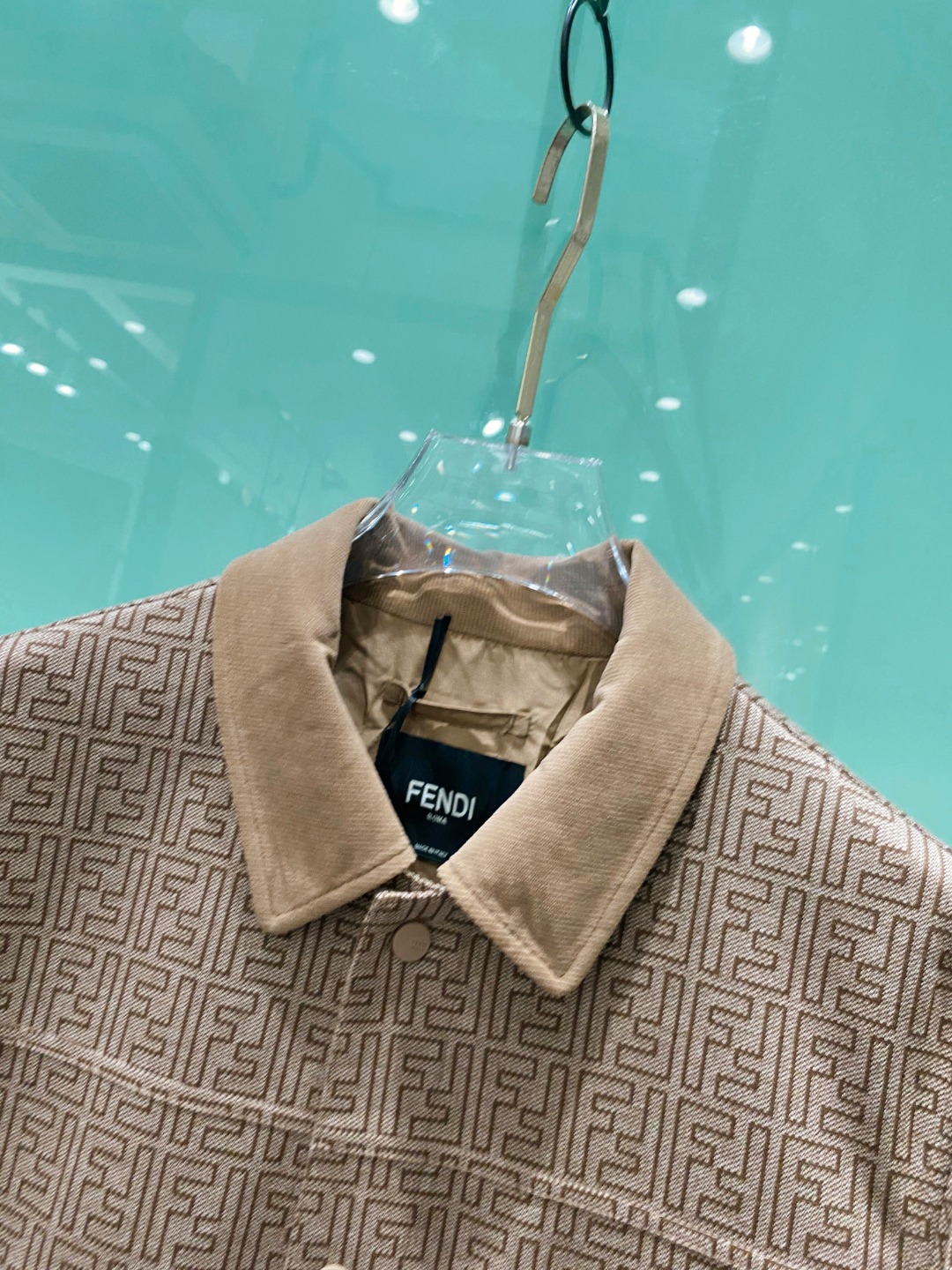 2026SS春季新品🆕芬迪Fendi老花夹克外套 专柜定制面料 透气舒适度高，细节无可挑剔，品牌元素设计