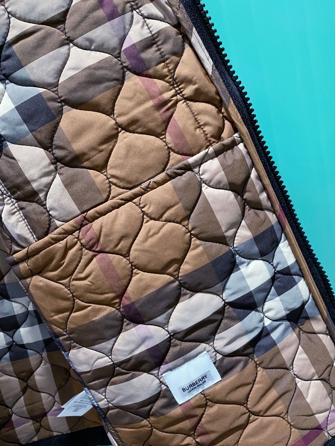 BURBERRY/巴宝莉春季男士棉衣格纹夹克外套~此款棉服夹克取材客供进口材质制成面料手感厚实密度极高具