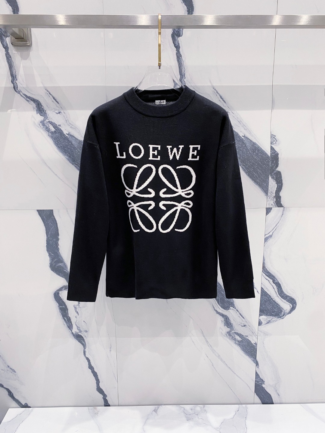 NO:528913,Luo Yiwei Sweater 2025 autumn and winter latest series, 1:1 top replica of the counter, full quality!  A must-have item for trendy people!  The old man who knows the goods quickly starts with size M~XXL, loewe, sweaters, alexander wang19860909罗意威 毛衣 2025秋冬最新系列,专柜1:1顶级复刻,全品相！潮人必备单品！懂货的老铁赶紧下手 尺码M~XXL,,loewe,sweaters,alexander wang,Men's clothing