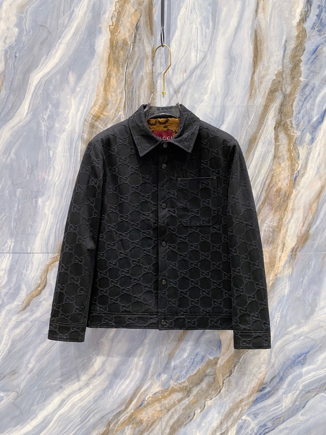 NO:514213,GUCCI 25SS autumn and winter new double G jacquard full print long-sleeved velvet and cotton jacket is made of GG canvas fabric. Classic double G full print pattern. Casual style Lapel design Size 48-56,,gucci,gucci,jackets & coats,alexander wang19860909GUCCI 古驰 25SS秋冬新款双G提花满印长袖加绒加棉外套的采用GG帆布面料匠心打造 经典双G满印图案. 休闲版型 翻领设计 尺码48-56,,gucci,gucci,jackets & coats,alexander wang,Men's clothing
