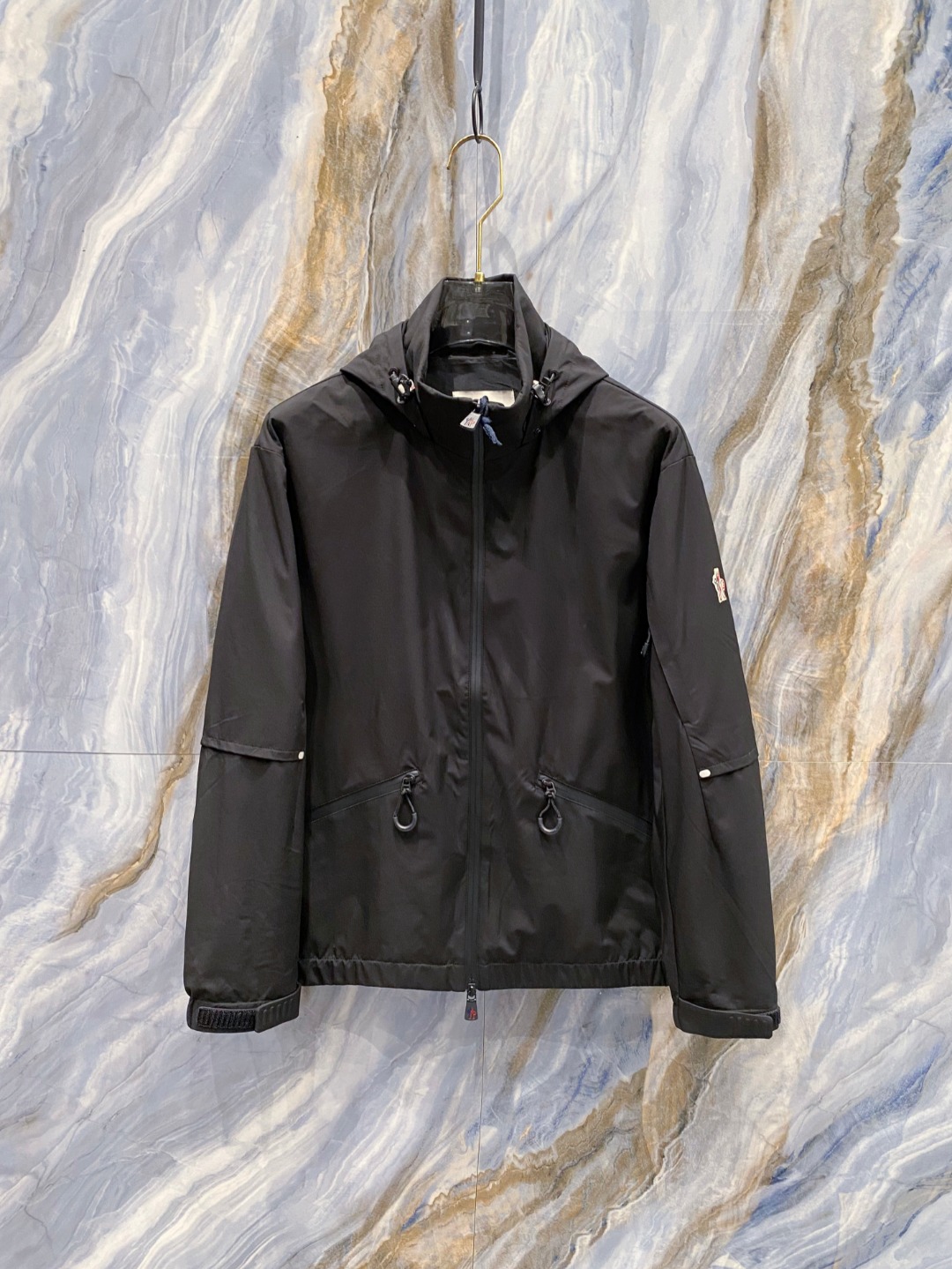 NO:514209,The new autumn style of the 25ss masked autumn, the same style of men's jacket on the official website, full-print jacquard logo, original single three-standard full high-end version, customized fabric, breathable and comfortable, impeccable details, brand element design concept, reflecting high quality. The feel is delicate and soft, presents casual cut, and the upper body style is excellent. Hei strongly recommends the code number M-3XL,, Moncler, jackets & coats, jackets & coats, alexander wang19860909蒙口25ss秋季新款 官网同款男士夹克外套,满印提花logo 原单三标齐全高端版本 定制面料 透气舒适度高,细节无可挑剔,品牌元素设计理念,体现高品质.手感细腻柔软 呈现休闲裁剪,上身版型超赞 hei强烈推荐 码数M-3XL,,Moncler,jackets & coats,jackets & coats,alexander wang,Men's clothing