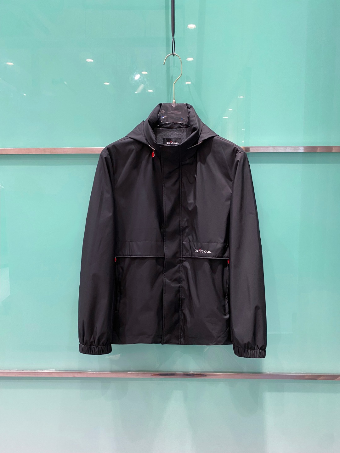 NO:567976,Kenchiton kiton25ss new autumn style. The same men's jacket from the official website. The original three-label complete high-end version. Customized fabric. Highly breathable and comfortable, with impeccable details. Brand element design concept reflects high quality. It feels delicate and soft. It presents casual tailoring and the upper body shape is great. Hei highly recommends the size M-3XL,,jackets & coats,jackets & coats,alexander wang19860909肯奇顿kiton25ss秋季新款 官网同款男士夹克外套, 原单三标齐全高端版本 定制面料 透气舒适度高,细节无可挑剔,品牌元素设计理念,体现高品质.手感细腻柔软 呈现休闲裁剪,上身版型超赞 hei强烈推荐 码数M-3XL,,jackets & coats,jackets & coats,alexander wang,Men's clothing