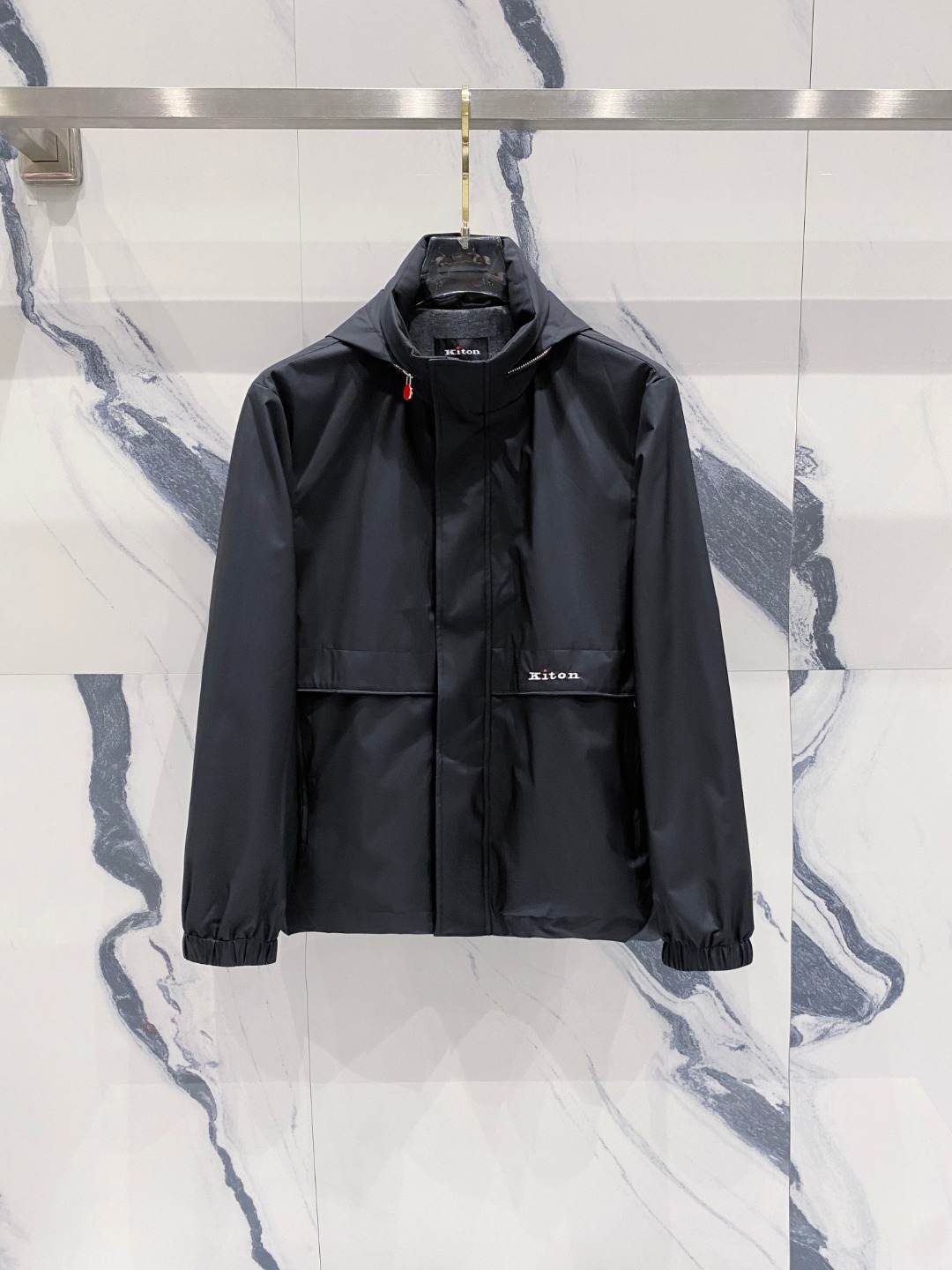 NO:528922,Kenchiton Kiton 25ss autumn new style, the same style for men's jacket on the official website, the original three-standard complete high-end version, customized fabric, breathable and comfortable, impeccable details, brand element design concept, reflecting high quality. The feel is delicate and soft, presents casual cut, and the upper body style is superb. Hei strongly recommends the code number M-3XL,, jackets & coats, jackets & coats, alexander wang19860909肯奇顿kiton25ss秋季新款 官网同款男士夹克外套, 原单三标齐全高端版本 定制面料 透气舒适度高,细节无可挑剔,品牌元素设计理念,体现高品质.手感细腻柔软 呈现休闲裁剪,上身版型超赞 hei强烈推荐 码数M-3XL,,jackets & coats,jackets & coats,alexander wang,Men's clothing