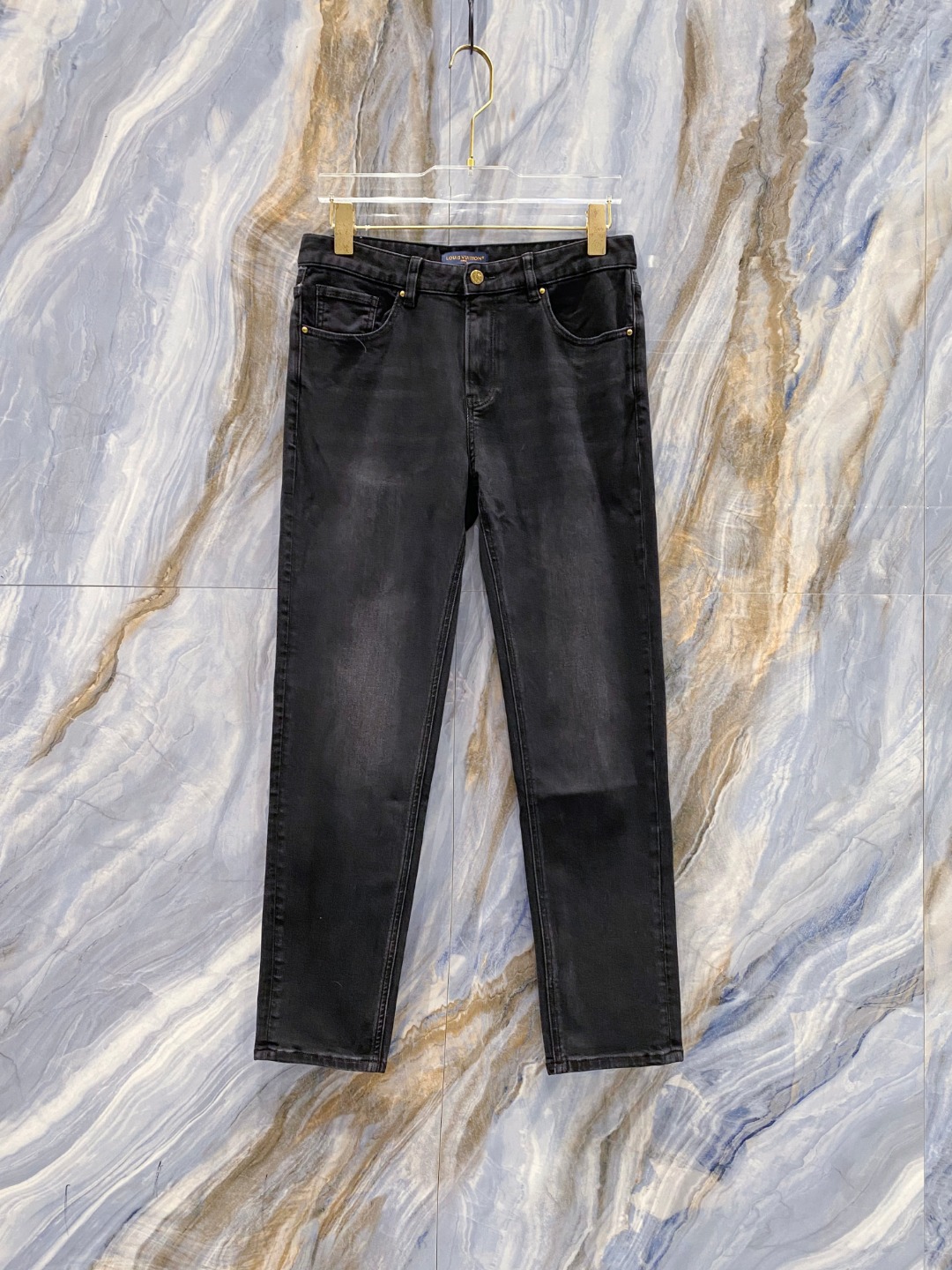 NO:550384,Louis Vuitton autumn and winter new belt pocket printed small black cow slim jeans - imported original washing elastic fabric original hardware accessories logo, slim fit and super high grade Customized buttons Heavy washing process There are many details hidden secrets The same model of Internet celebrities Number of 29-38,,louis vuitton, jeans, alexander wang19860909Louis Vuitton秋冬新款腰带口袋印花小黑牛修身牛仔裤- 进口原版水洗弹力面料 原版五金辅料装logo,版型修身超正 档次极高 定制纽扣 重度水洗工艺 暗藏玄机的细节非常多 网红同款 码数29-38,,louis vuitton,jeans,alexander wang,Men's clothing