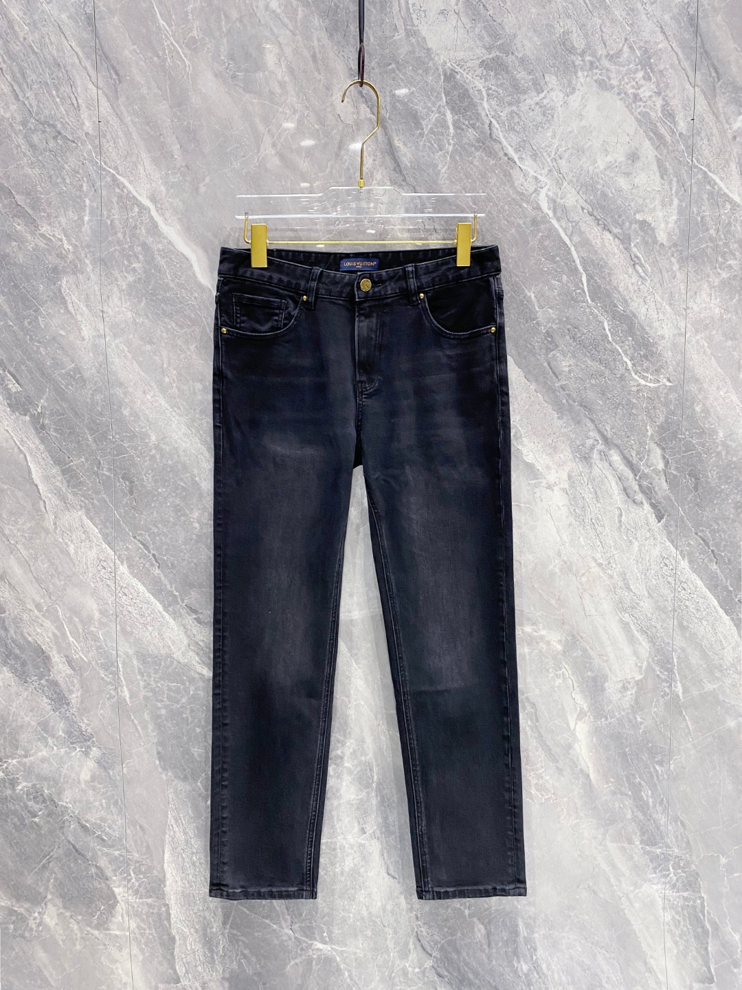 NO:520941,Louis Vuitton autumn and winter new belt pocket printed small black cow slim jeans - imported original washing elastic fabric original hardware accessories logo, slim fit and super high grade Customized buttons Heavy washing process There are many details hidden secrets The same model of Internet celebrities Number of 29-38,,louis vuitton, jeans, alexander wang19860909Louis Vuitton秋冬新款腰带口袋印花小黑牛修身牛仔裤- 进口原版水洗弹力面料 原版五金辅料装logo,版型修身超正 档次极高 定制纽扣 重度水洗工艺 暗藏玄机的细节非常多 网红同款 码数29-38,,louis vuitton,jeans,alexander wang,Men's clothing