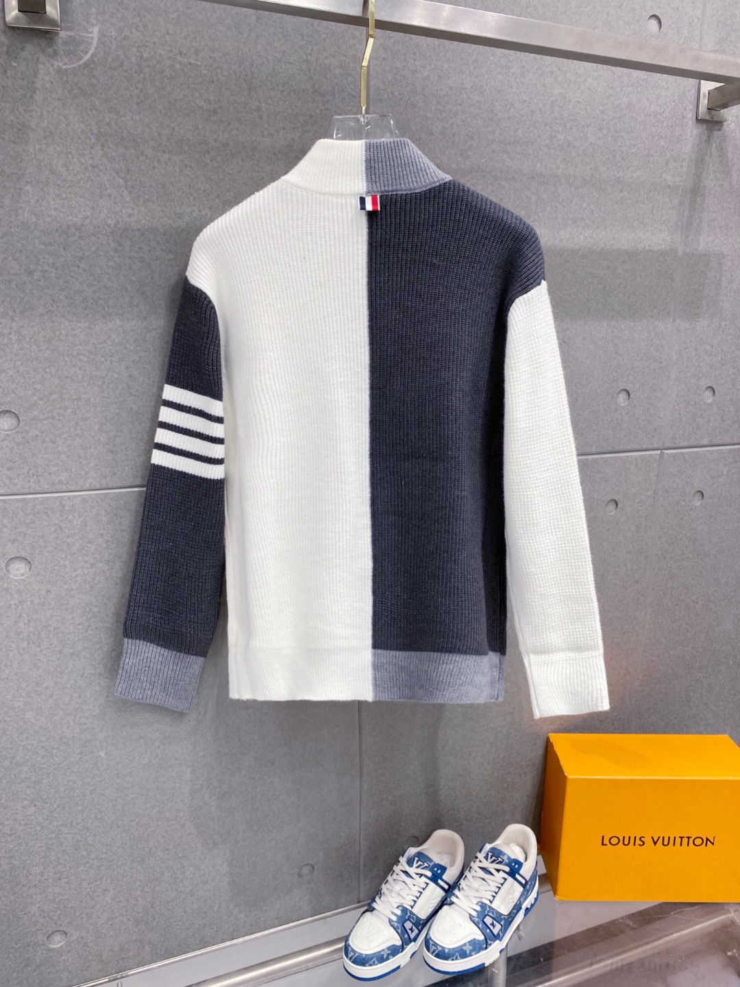 ￼ 汤姆布朗 官网 秋冬同步更新 针织外套 海外爆款 精细羊毛针织厚实面料 舒服又保暖 绝对高端产物 M