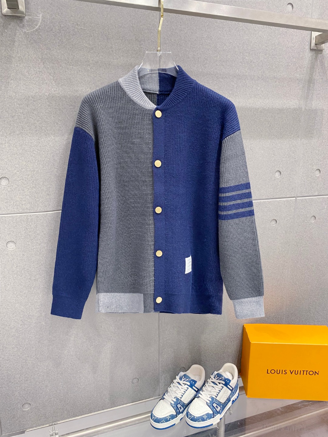 ￼ 汤姆布朗 官网 秋冬同步更新 针织外套 海外爆款 精细羊毛针织厚实面料 舒服又保暖 绝对高端产物 M