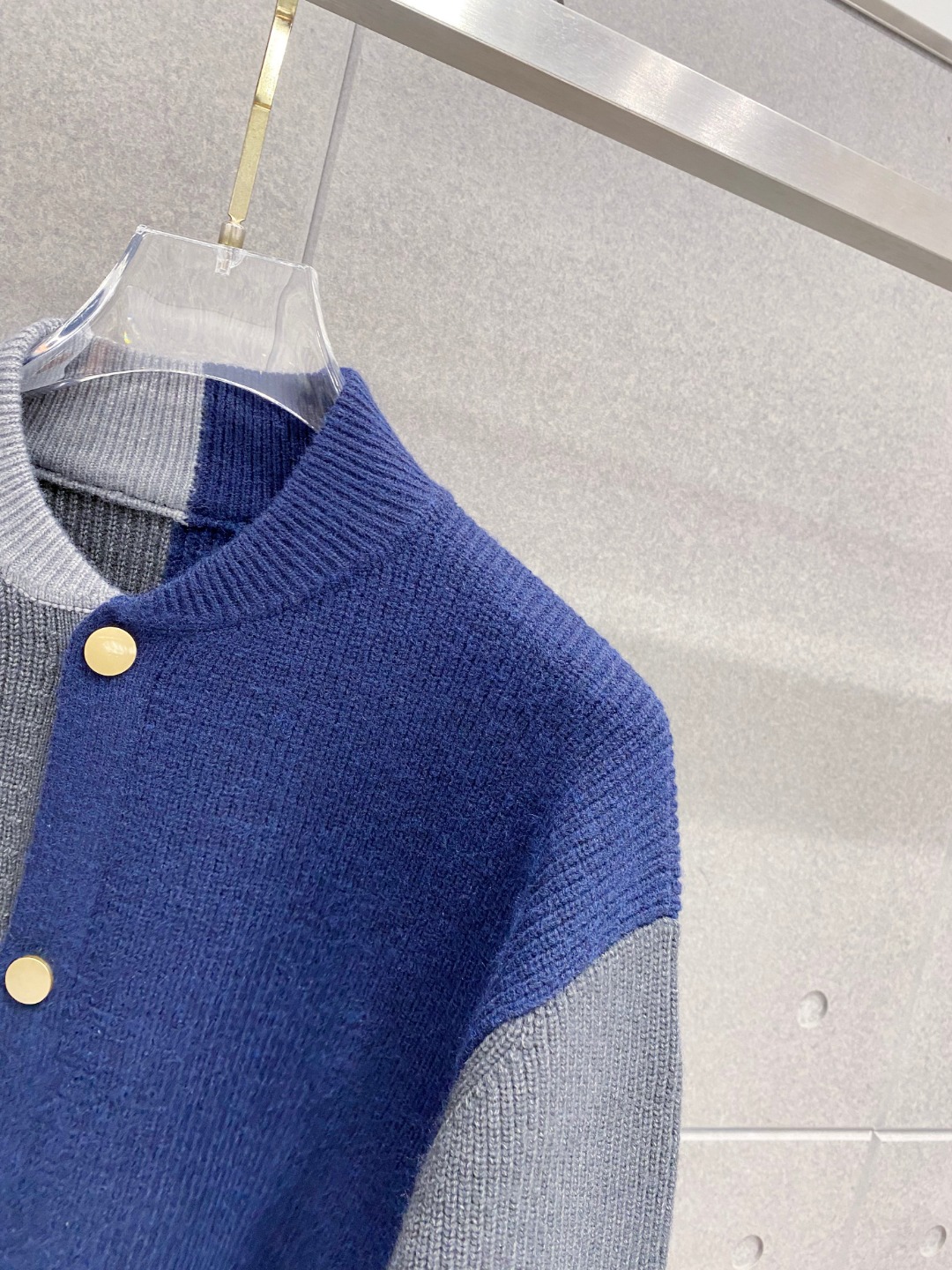 ￼ 汤姆布朗 官网 秋冬同步更新 针织外套 海外爆款 精细羊毛针织厚实面料 舒服又保暖 绝对高端产物 M