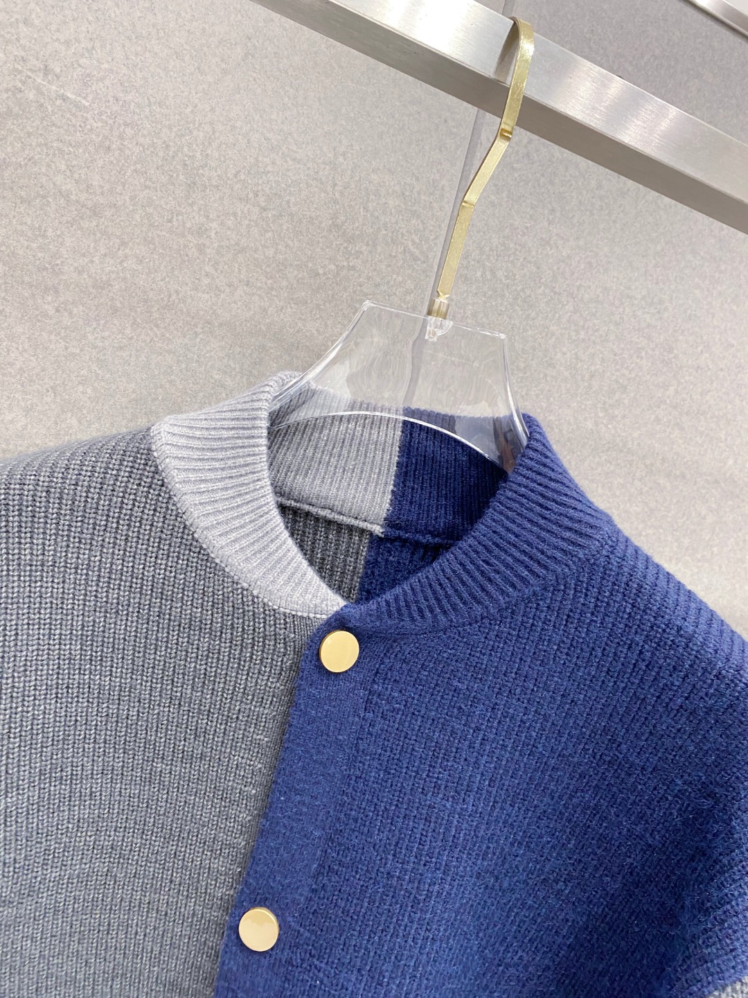 ￼ 汤姆布朗 官网 秋冬同步更新 针织外套 海外爆款 精细羊毛针织厚实面料 舒服又保暖 绝对高端产物 M