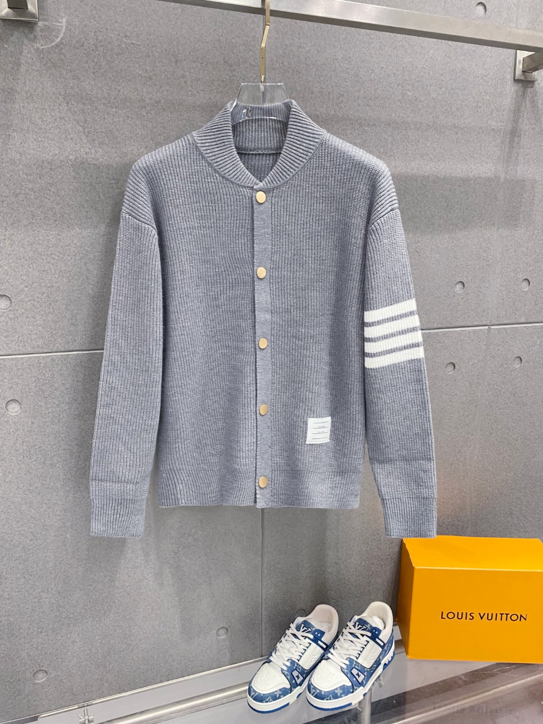 ￼ 汤姆布朗 官网 秋冬同步更新 针织外套 海外爆款 精细羊毛针织厚实面料 舒服又保暖 绝对高端产物 M