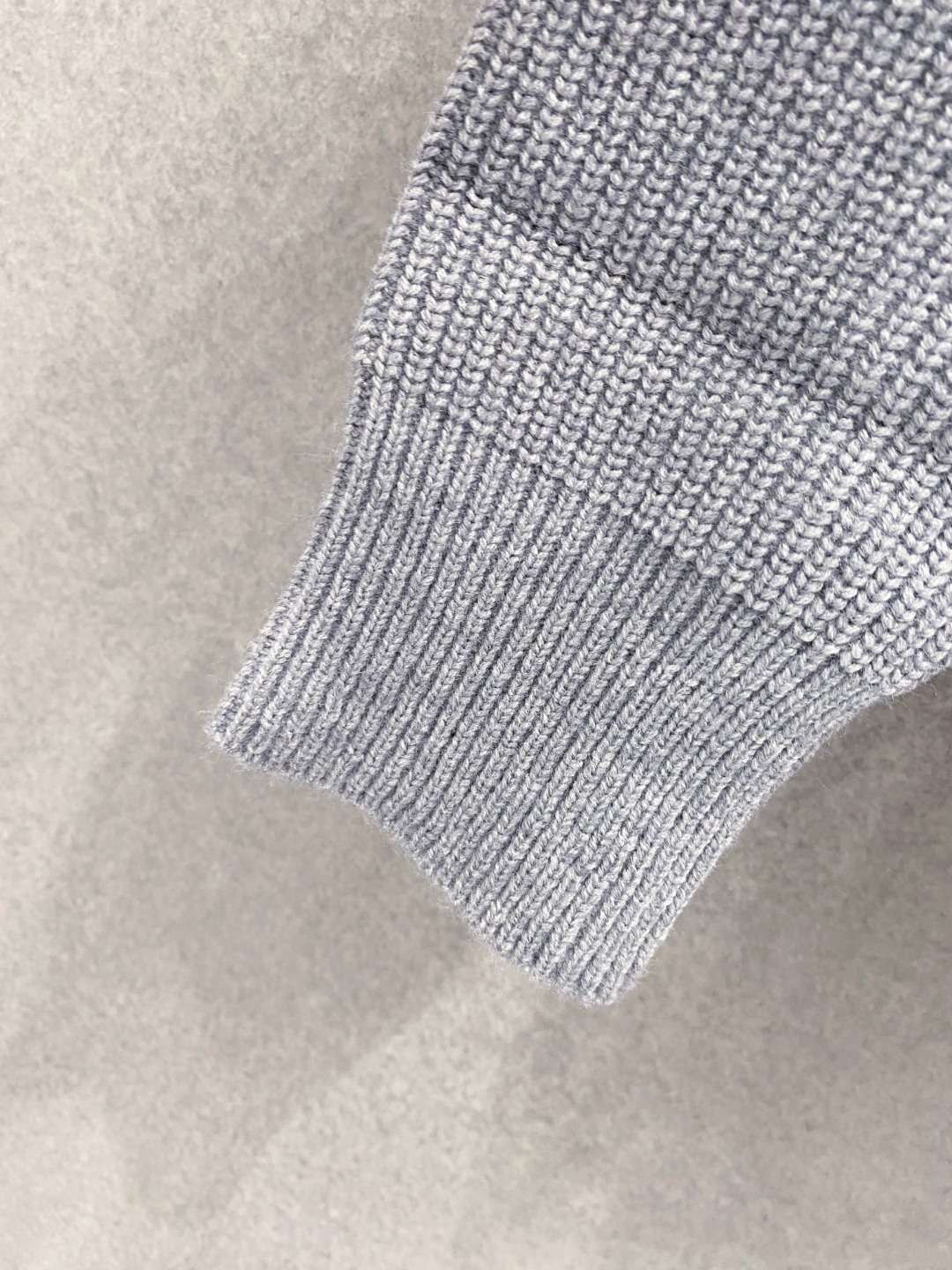 ￼ 汤姆布朗 官网 秋冬同步更新 针织外套 海外爆款 精细羊毛针织厚实面料 舒服又保暖 绝对高端产物 M