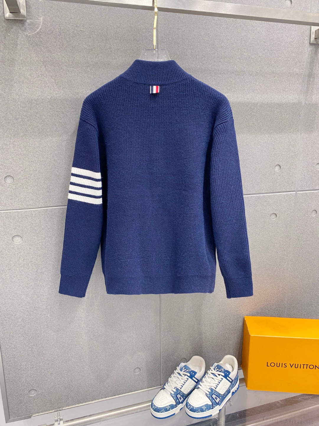 ￼ 汤姆布朗 官网 秋冬同步更新 针织外套 海外爆款 精细羊毛针织厚实面料 舒服又保暖 绝对高端产物 M