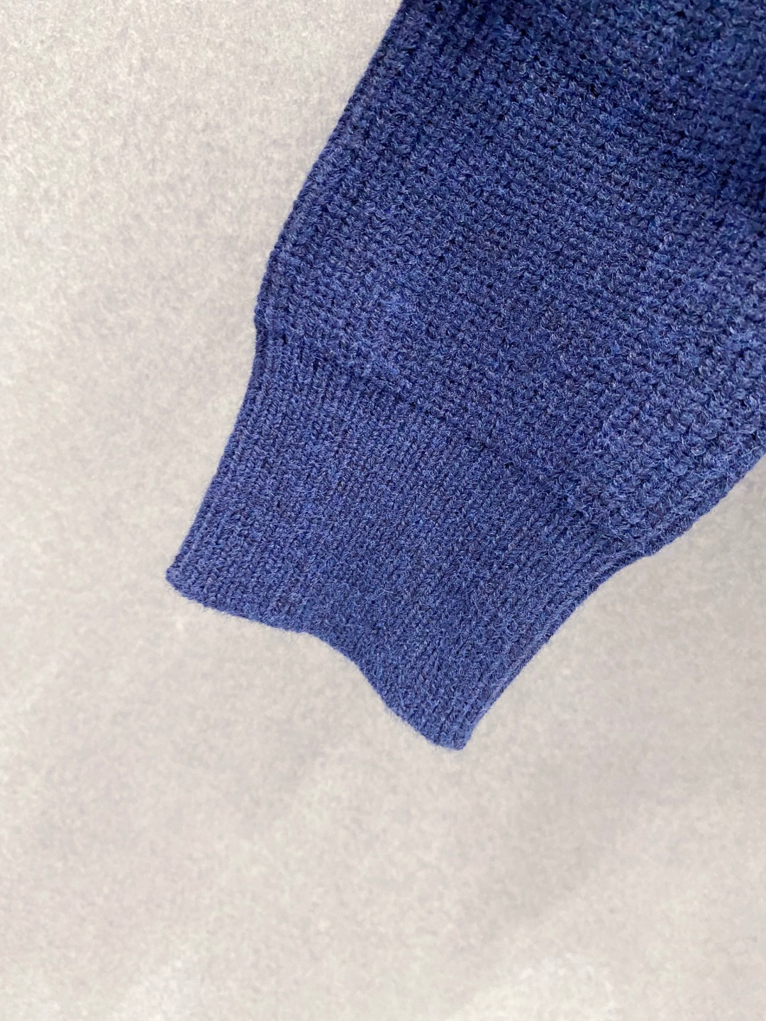 ￼ 汤姆布朗 官网 秋冬同步更新 针织外套 海外爆款 精细羊毛针织厚实面料 舒服又保暖 绝对高端产物 M