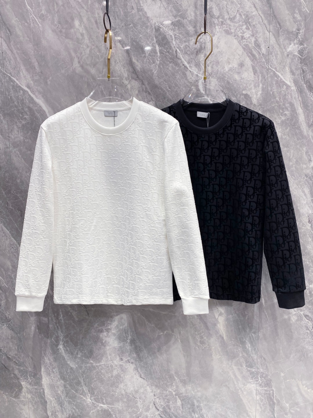 迪奥 2025秋冬专柜新款 时尚休闲打底衫长袖T恤，精选进口高密度双面拉架棉面料，精致原版logo打造，