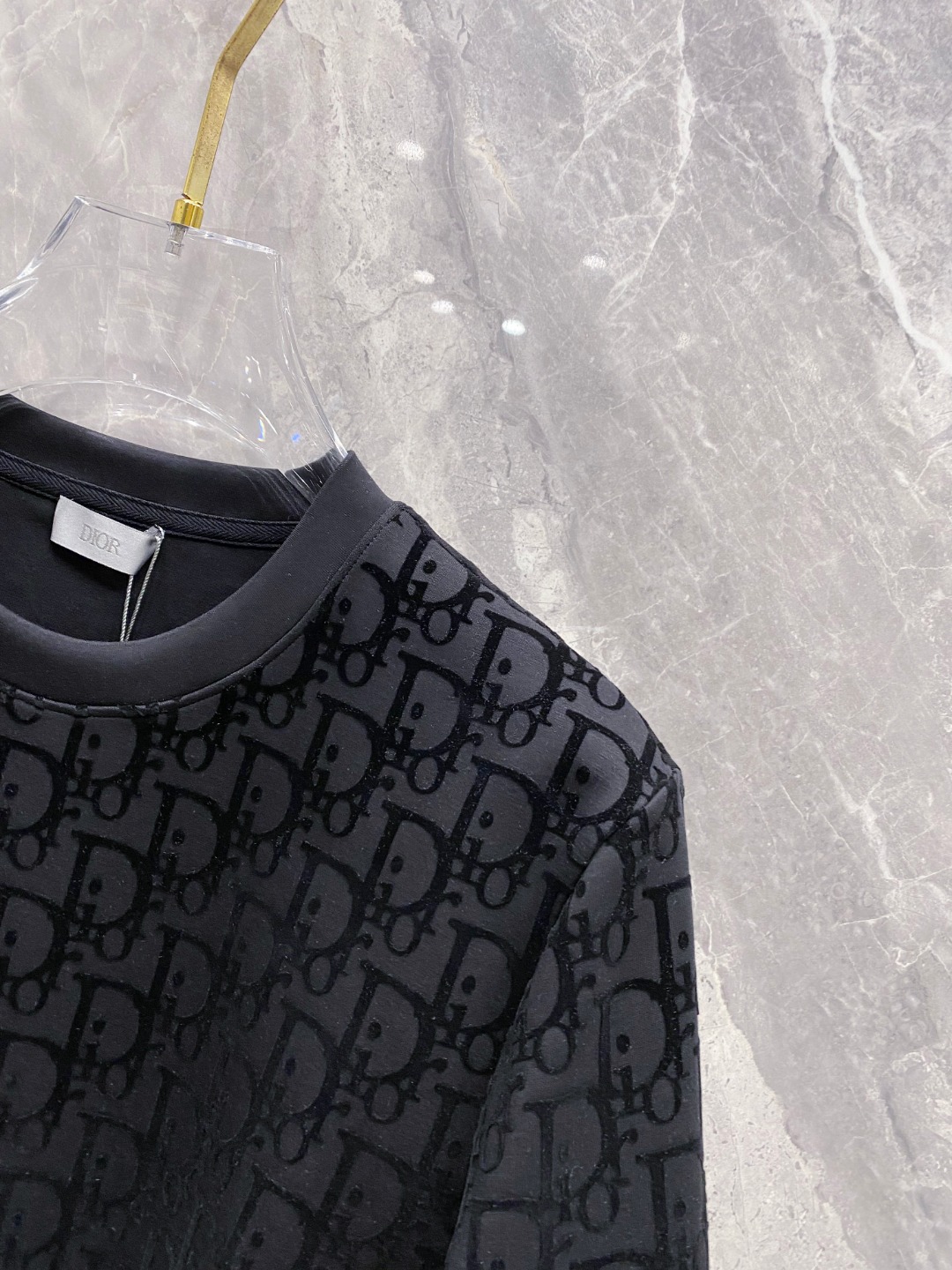 迪奥 2025秋冬专柜新款 时尚休闲打底衫长袖T恤，精选进口高密度双面拉架棉面料，精致原版logo打造，