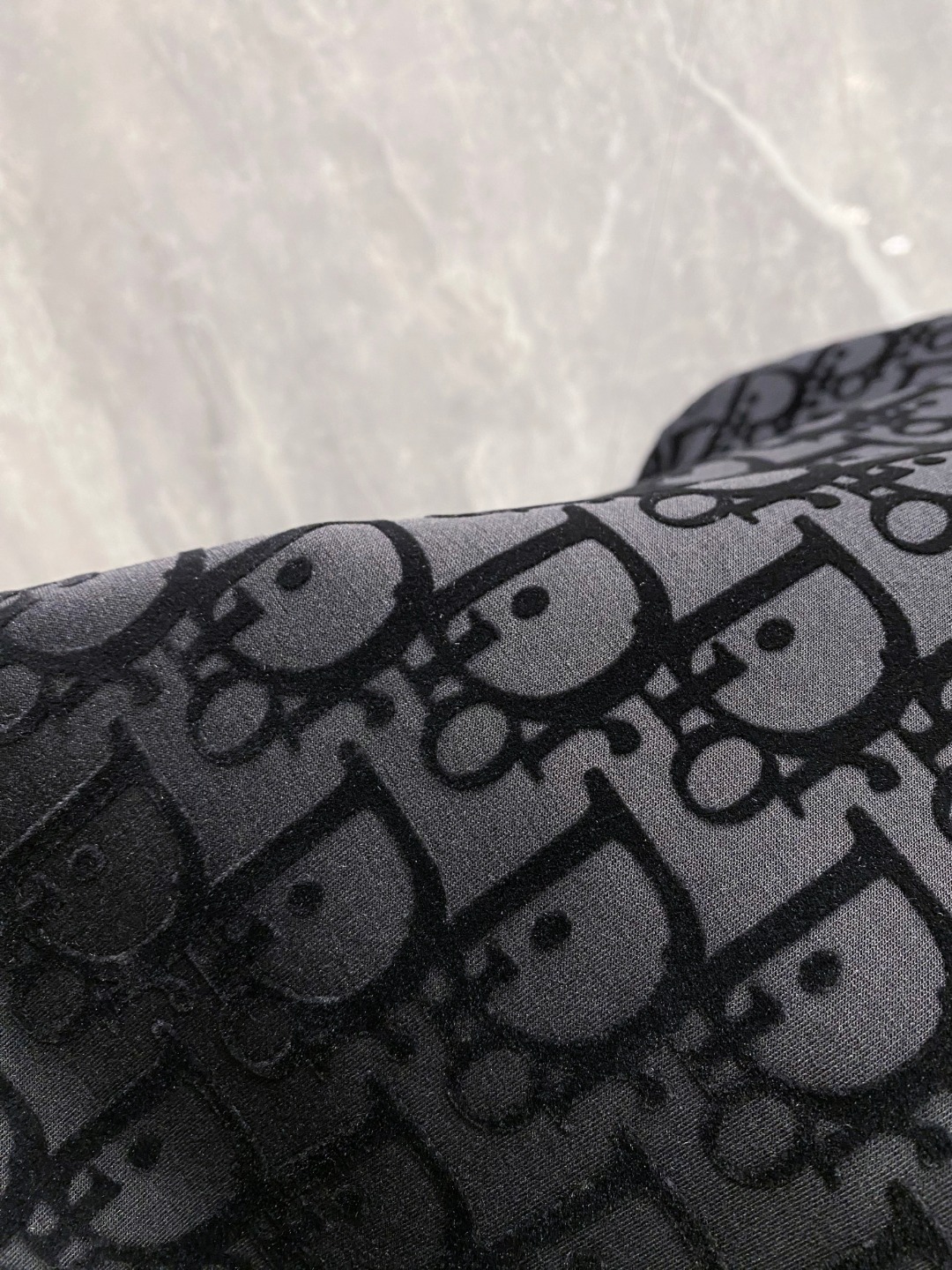 迪奥 2025秋冬专柜新款 时尚休闲打底衫长袖T恤，精选进口高密度双面拉架棉面料，精致原版logo打造，