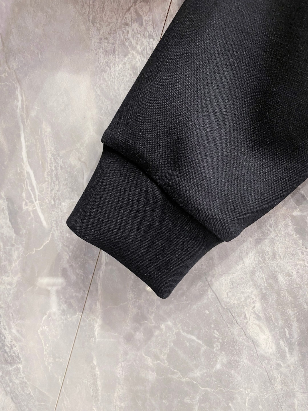 巴宝莉 2025秋冬专柜新款 时尚休闲打底衫长袖T恤，精选进口高密度双面拉架棉面料，精致原版logo打造