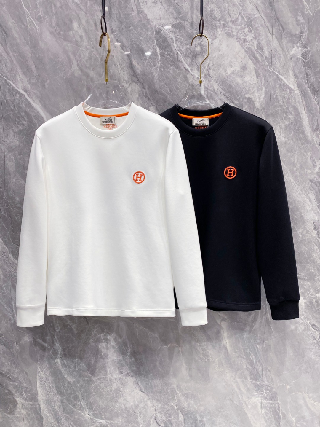 爱马仕 2025秋冬专柜新款 时尚休闲打底衫长袖T恤，精选进口高密度双面拉架棉面料，精致原版logo打造