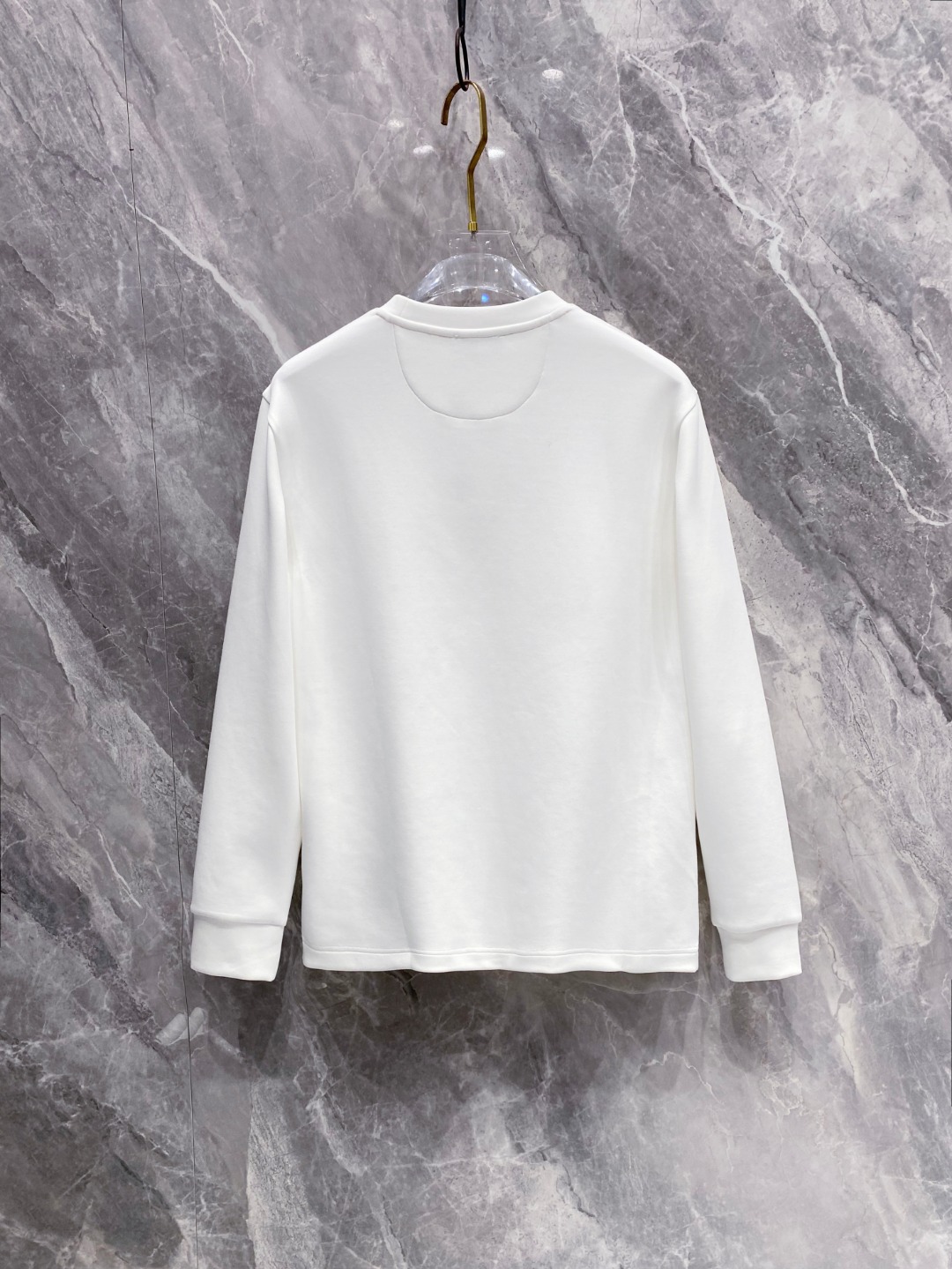 爱马仕 2025秋冬专柜新款 时尚休闲打底衫长袖T恤，精选进口高密度双面拉架棉面料，精致原版logo打造