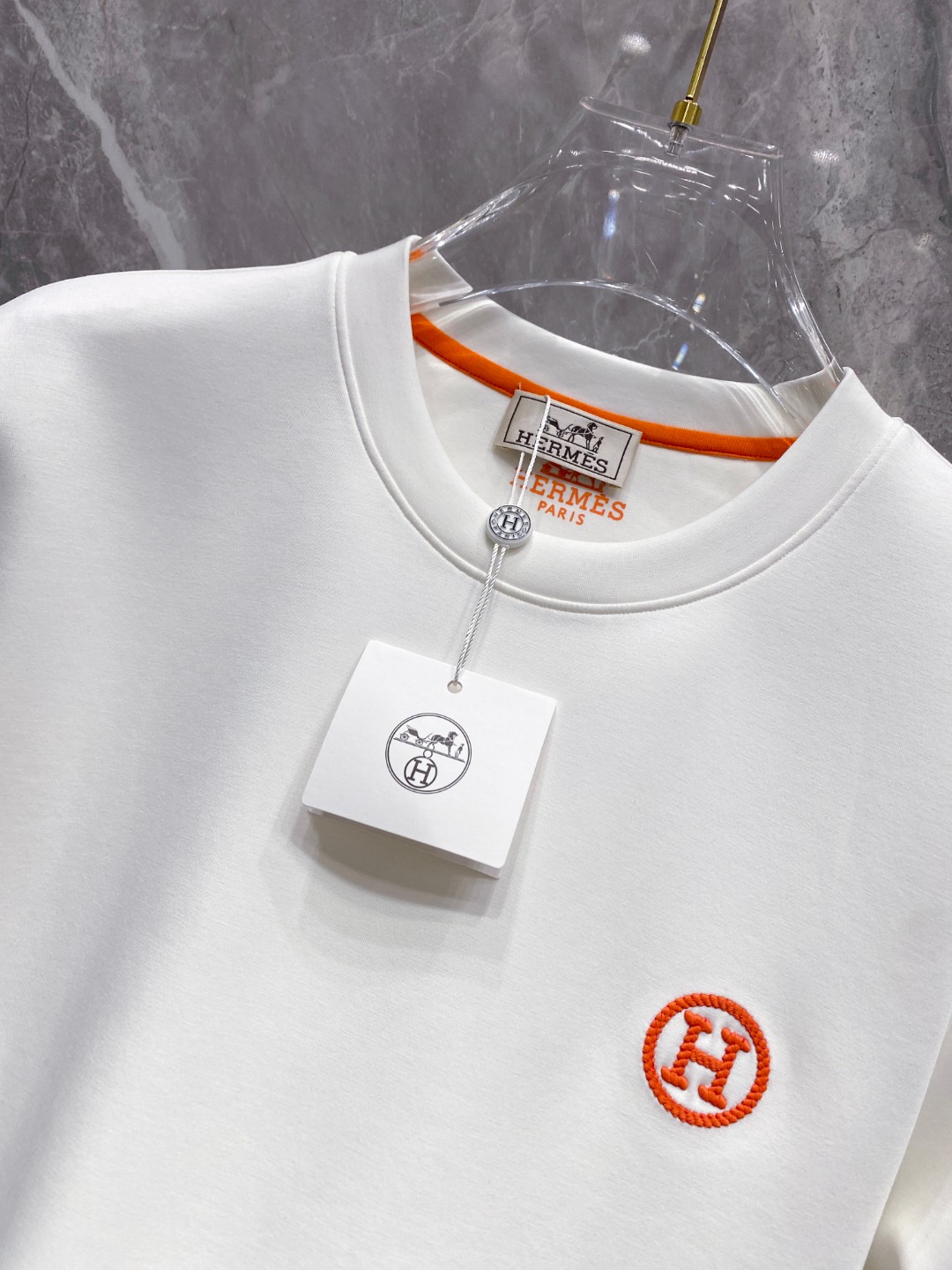 爱马仕 2025秋冬专柜新款 时尚休闲打底衫长袖T恤，精选进口高密度双面拉架棉面料，精致原版logo打造