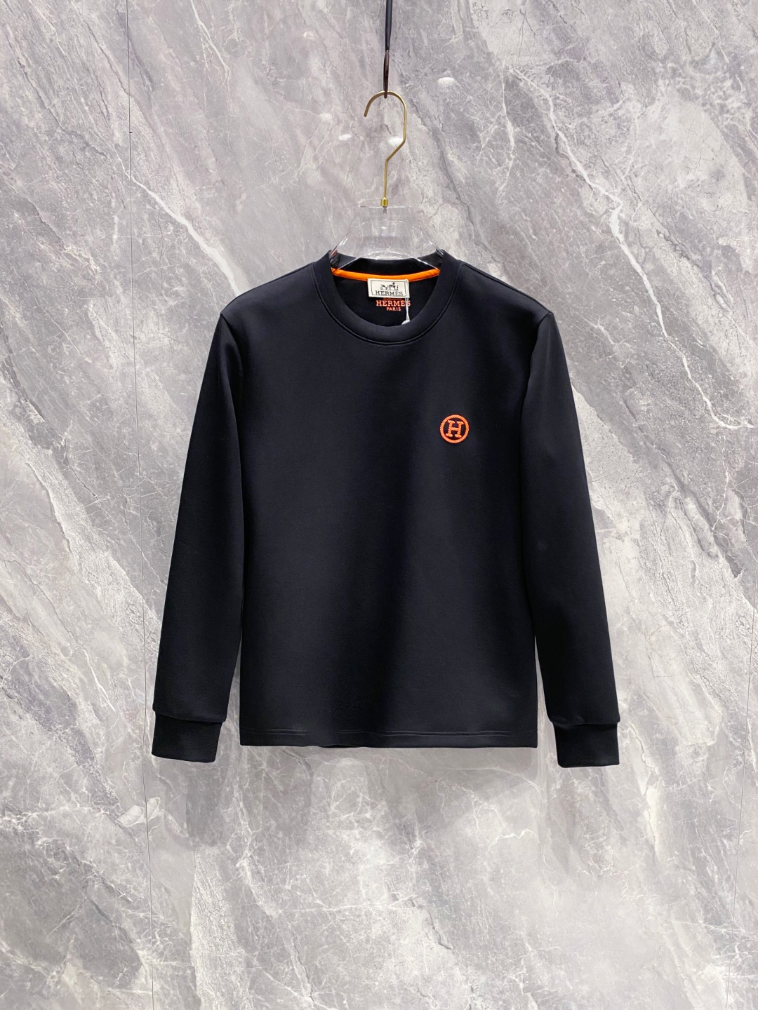 爱马仕 2025秋冬专柜新款 时尚休闲打底衫长袖T恤，精选进口高密度双面拉架棉面料，精致原版logo打造