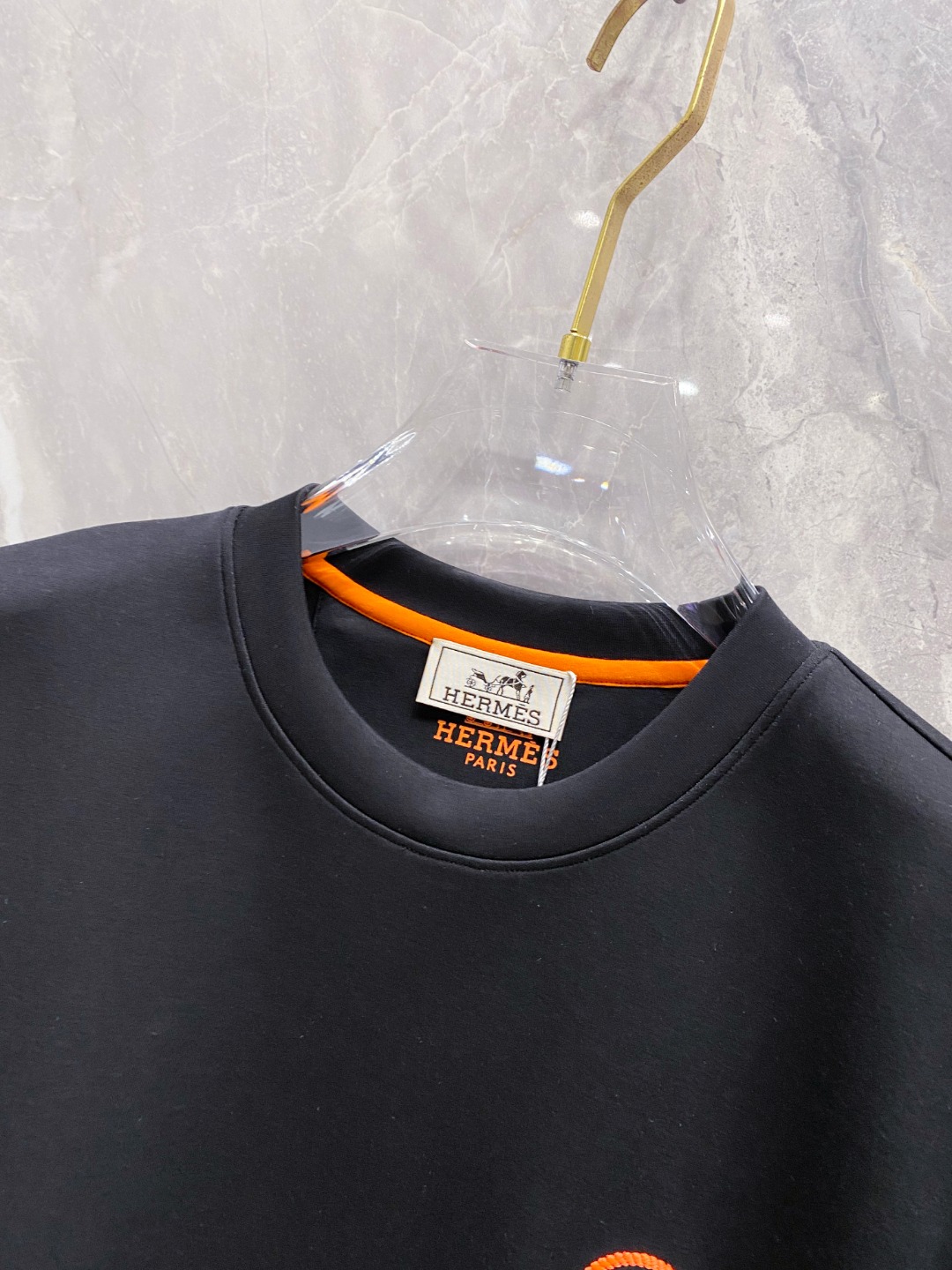 爱马仕 2025秋冬专柜新款 时尚休闲打底衫长袖T恤，精选进口高密度双面拉架棉面料，精致原版logo打造