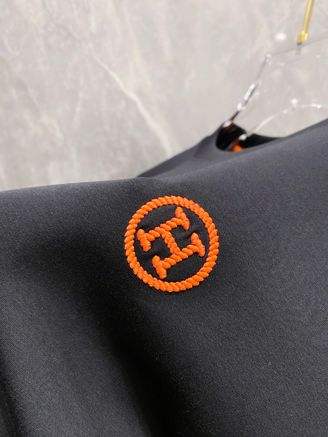 爱马仕 2025秋冬专柜新款 时尚休闲打底衫长袖T恤，精选进口高密度双面拉架棉面料，精致原版logo打造