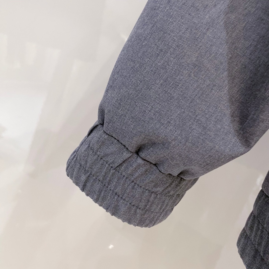 Kiton 2026春季新款拉链连帽夹克外套，时尚与实用兼备！这款拉链连帽一定要瞧瞧！它整体版型简约又不