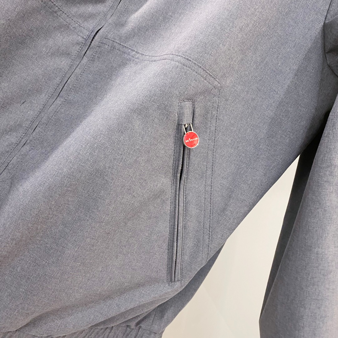 Kiton 2026春季新款拉链连帽夹克外套，时尚与实用兼备！这款拉链连帽一定要瞧瞧！它整体版型简约又不