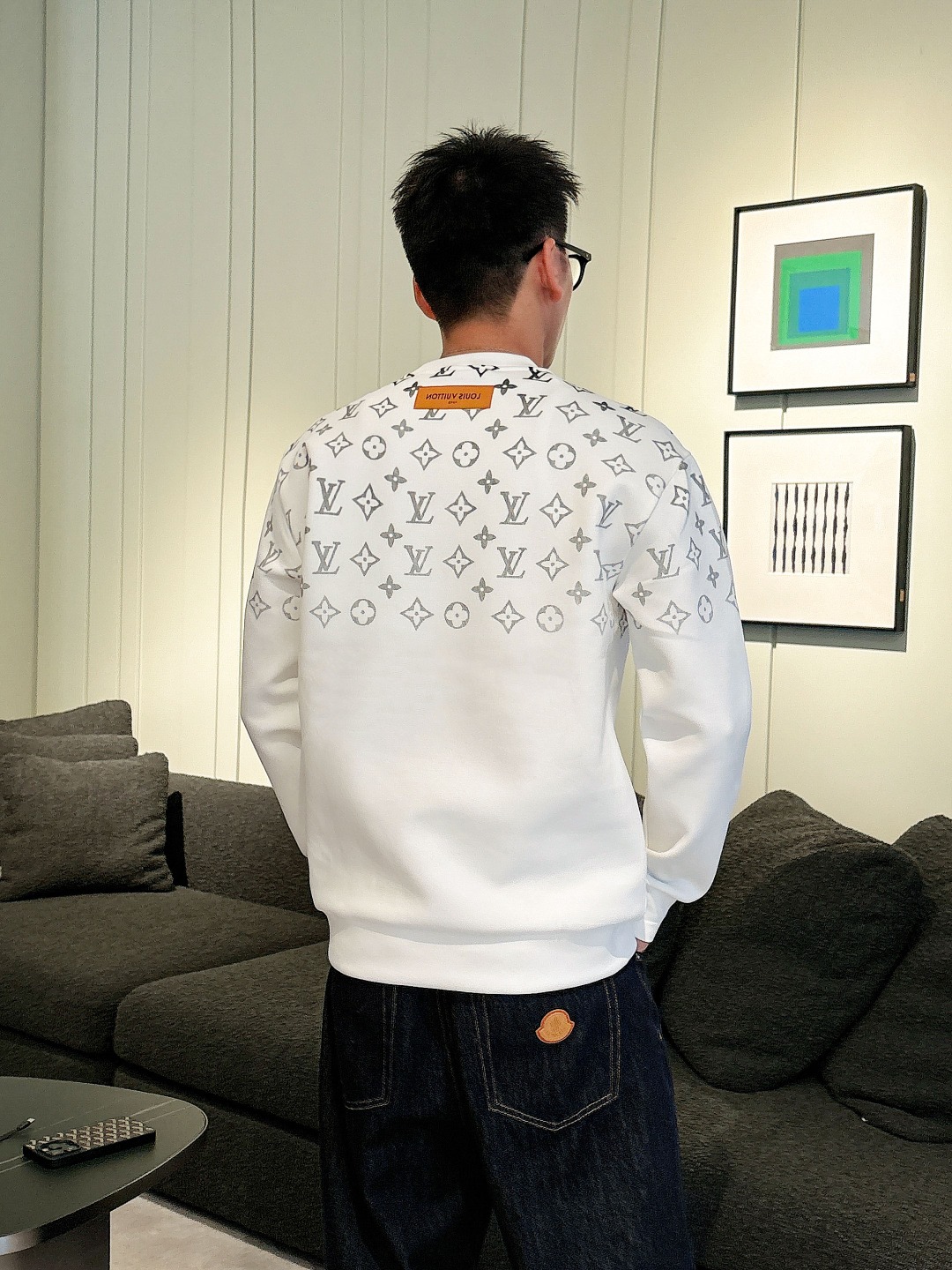 LV 2025秋冬全新系列单品上线，非常时髦前卫的一款男女同款👫长袖太空棉卫衣，胸前标识logo印花图案