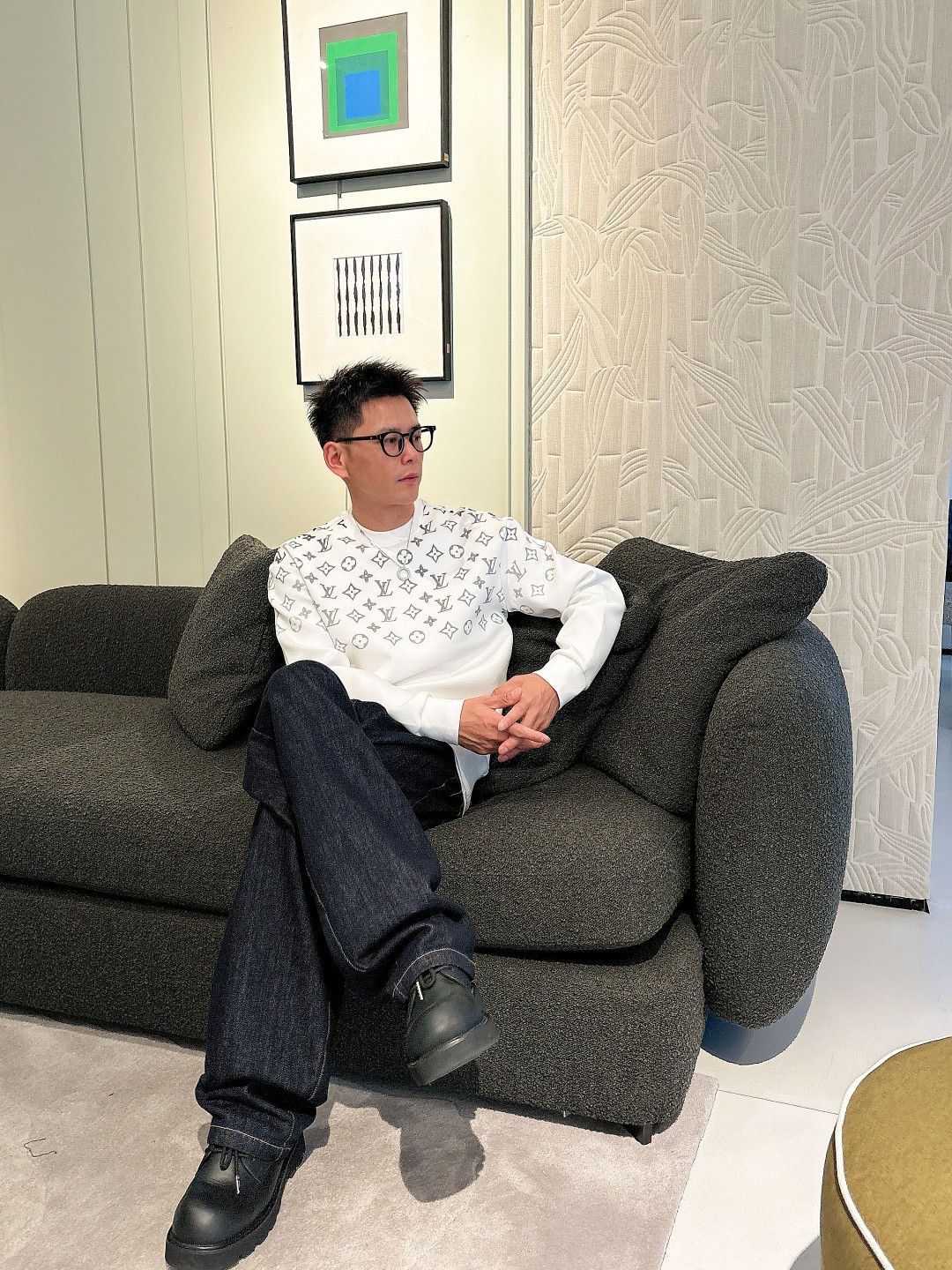 LV 2025秋冬全新系列单品上线，非常时髦前卫的一款男女同款👫长袖太空棉卫衣，胸前标识logo印花图案