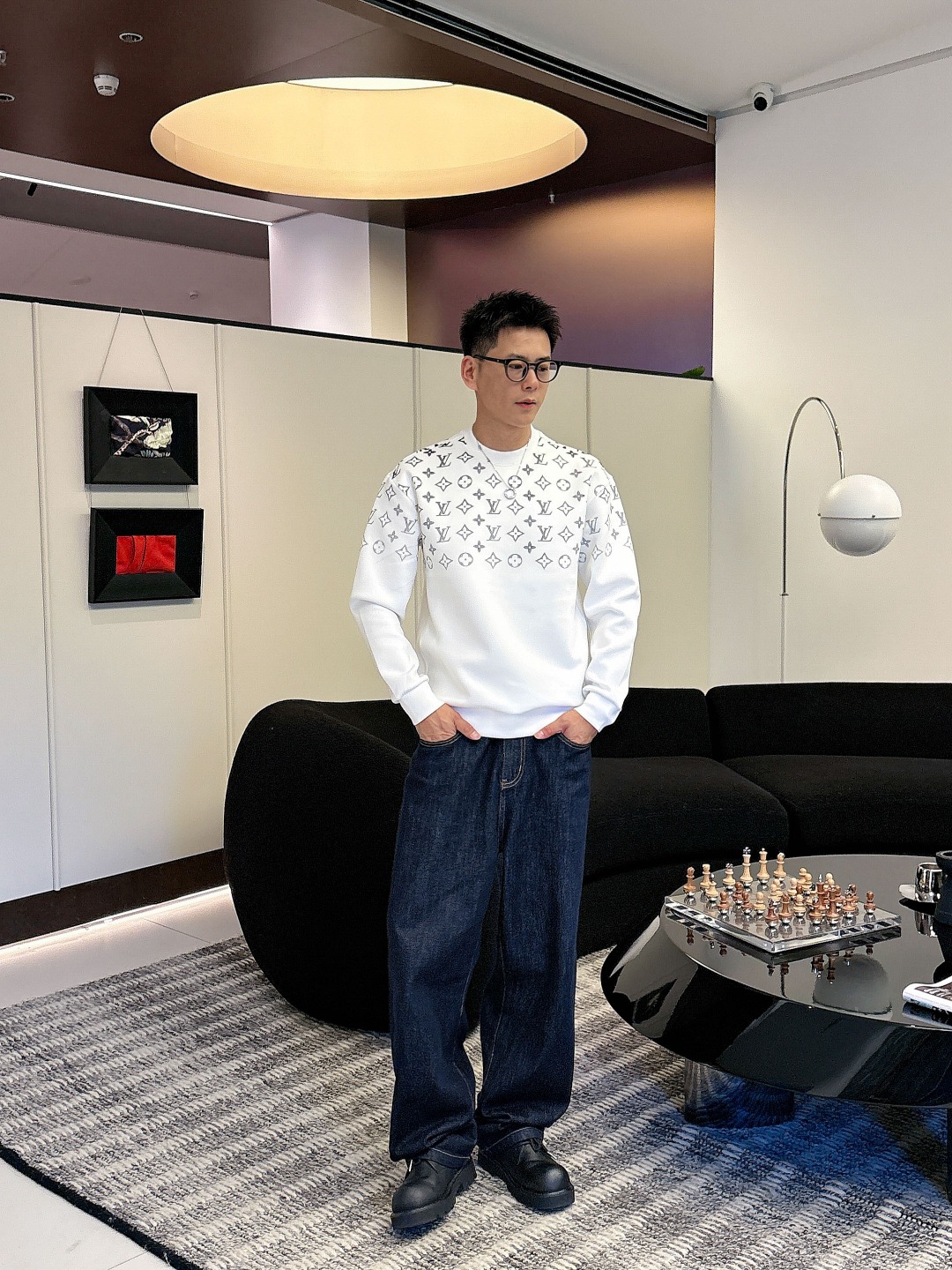 LV 2025秋冬全新系列单品上线，非常时髦前卫的一款男女同款👫长袖太空棉卫衣，胸前标识logo印花图案