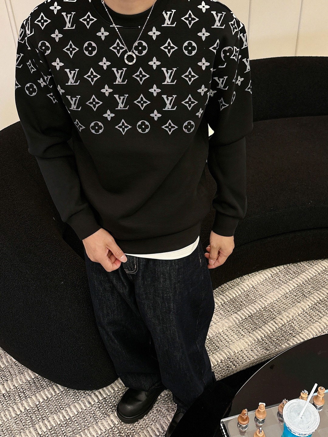 LV 2025秋冬全新系列单品上线，非常时髦前卫的一款男女同款👫长袖太空棉卫衣，胸前标识logo印花图案