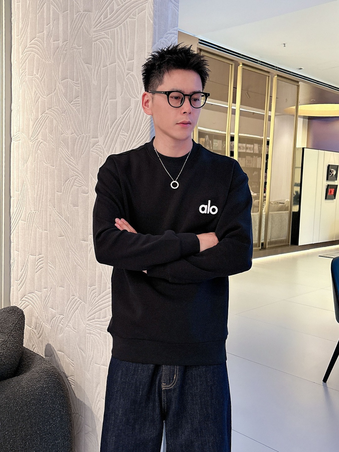 alo 2025ss秋冬新品 长袖太空棉卫衣，经典Logo设计，百搭款 官网同步发售 定制面料，柔软细腻