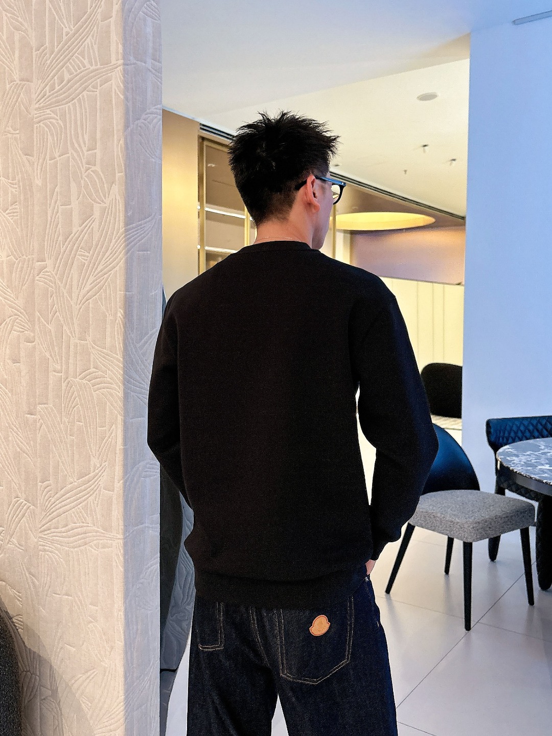 alo 2025ss秋冬新品 长袖太空棉卫衣，经典Logo设计，百搭款 官网同步发售 定制面料，柔软细腻