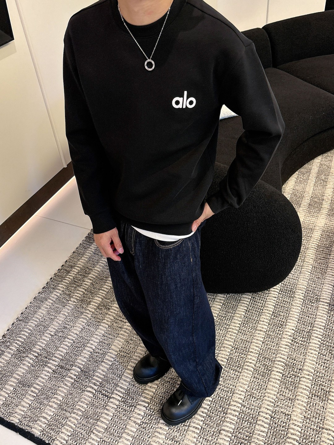 alo 2025ss秋冬新品 长袖太空棉卫衣，经典Logo设计，百搭款 官网同步发售 定制面料，柔软细腻