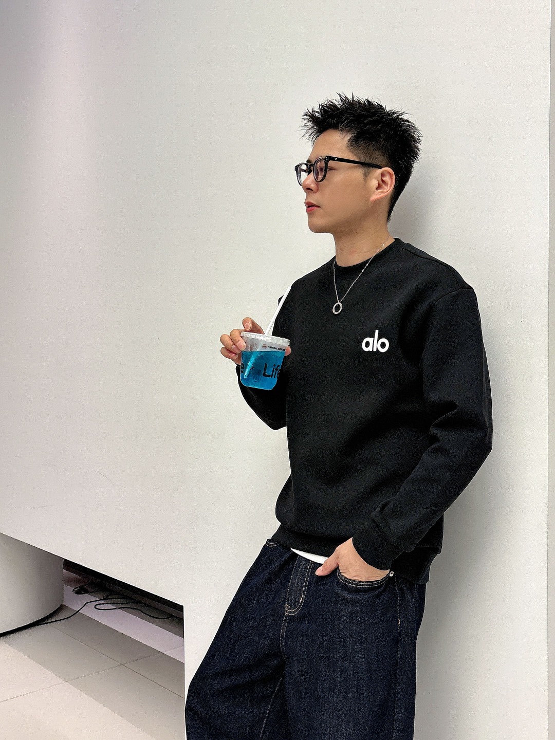 alo 2025ss秋冬新品 长袖太空棉卫衣，经典Logo设计，百搭款 官网同步发售 定制面料，柔软细腻