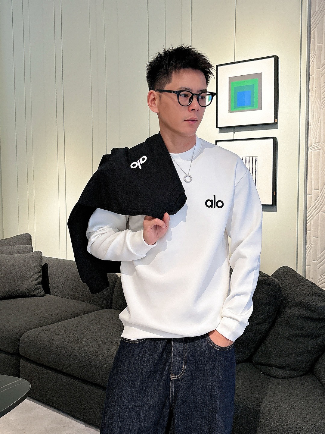 NO:531300,alo 2025ss autumn and winter new products, long-sleeved space cotton sweatshirt, classic logo design, versatile models, released simultaneously on the official website. Customized fabrics are soft and delicate, with a high skin-friendly feel, perfectly interpreting the brand's fashion trend!  Men’s wardrobe are indispensable, and they are low-key designs and must-haves. Dears, please buy them quickly!  S-XL, hoodie, sweatshirts, alexander wang19860909alo 2025ss秋冬新品 长袖太空棉卫衣,经典Logo设计,百搭款 官网同步发售 定制面料,柔软细腻,亲肤感极高,完美诠释出品牌的时尚潮流！男人的衣柜都少不了基础 是低调的设计 必备款,亲们赶紧入手！码数S-XL,,hoodie,sweatshirts,alexander wang,Men's clothing