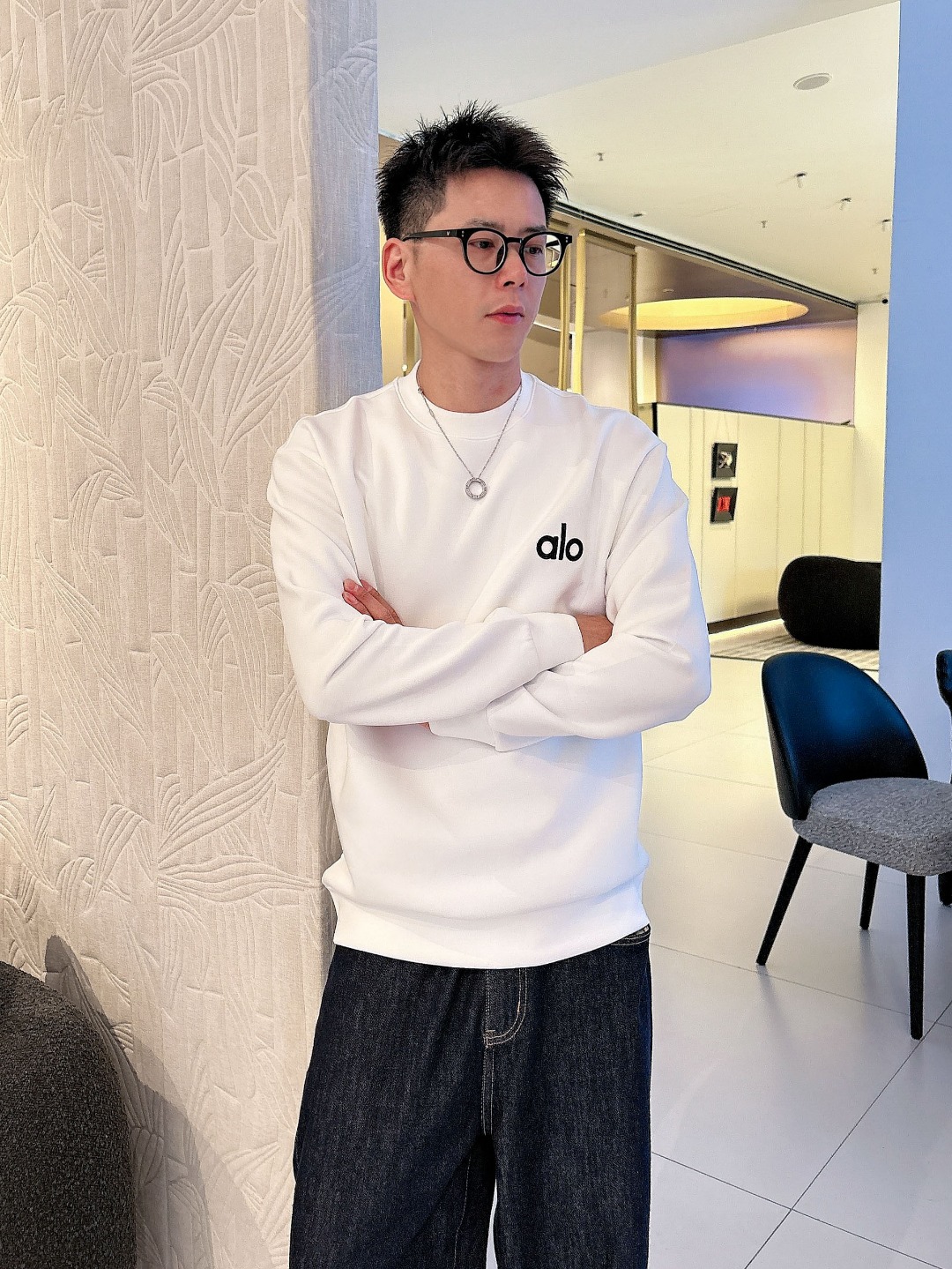 alo 2025ss秋冬新品 长袖太空棉卫衣，经典Logo设计，百搭款 官网同步发售 定制面料，柔软细腻